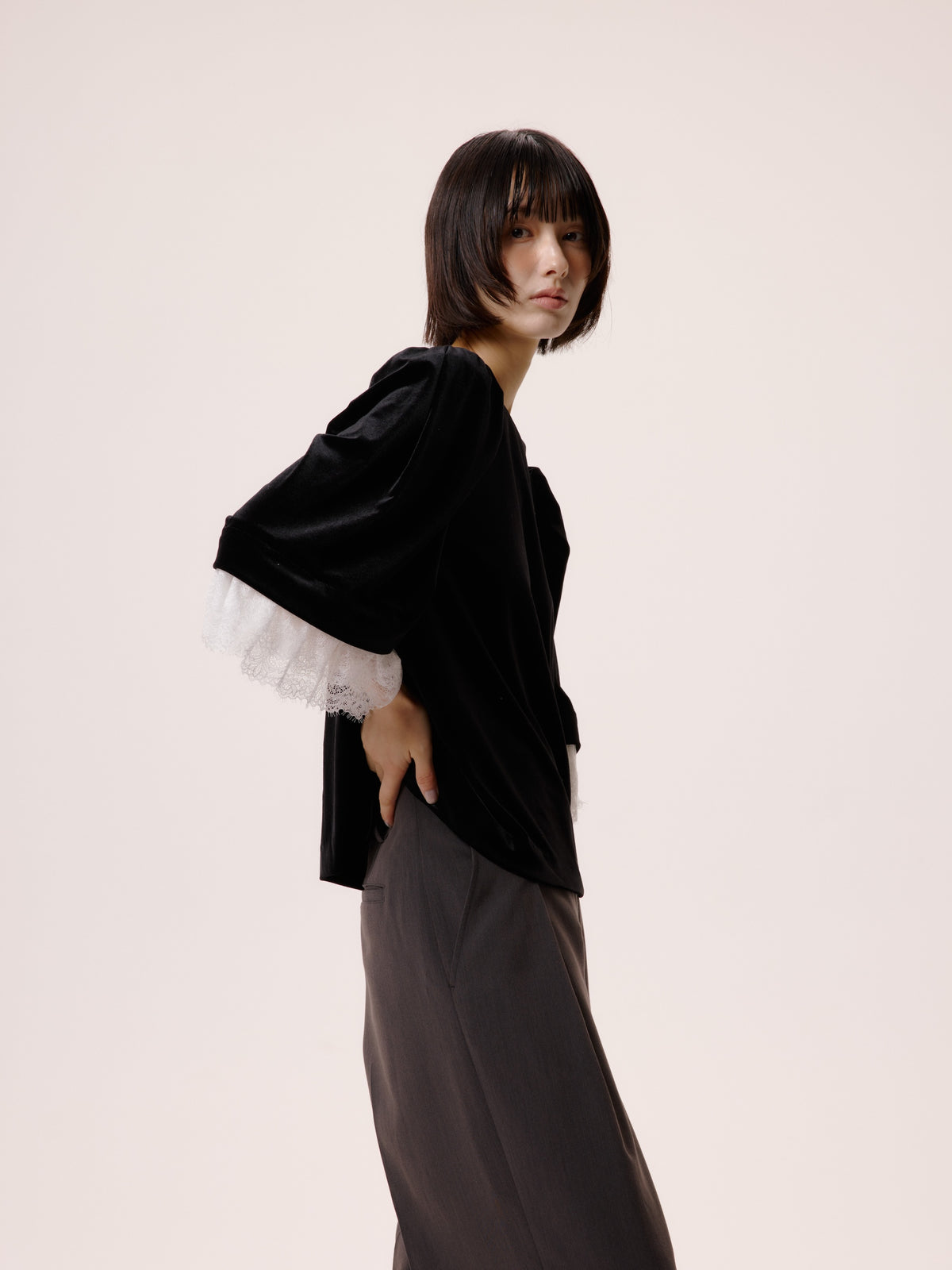 VELVET LACE TOPS/BLACK