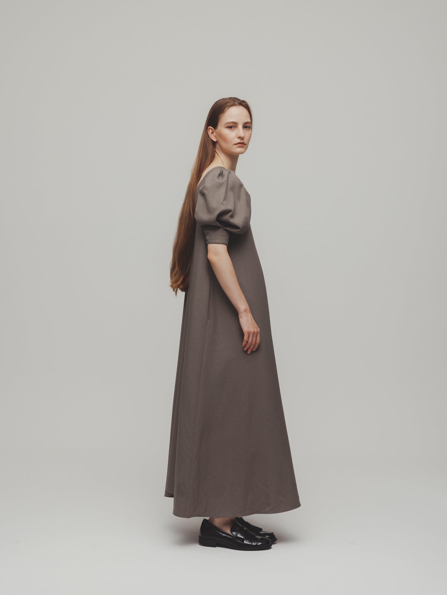 【PRE ORDER】VOLUME SLEEVE DRESS/BEIGE