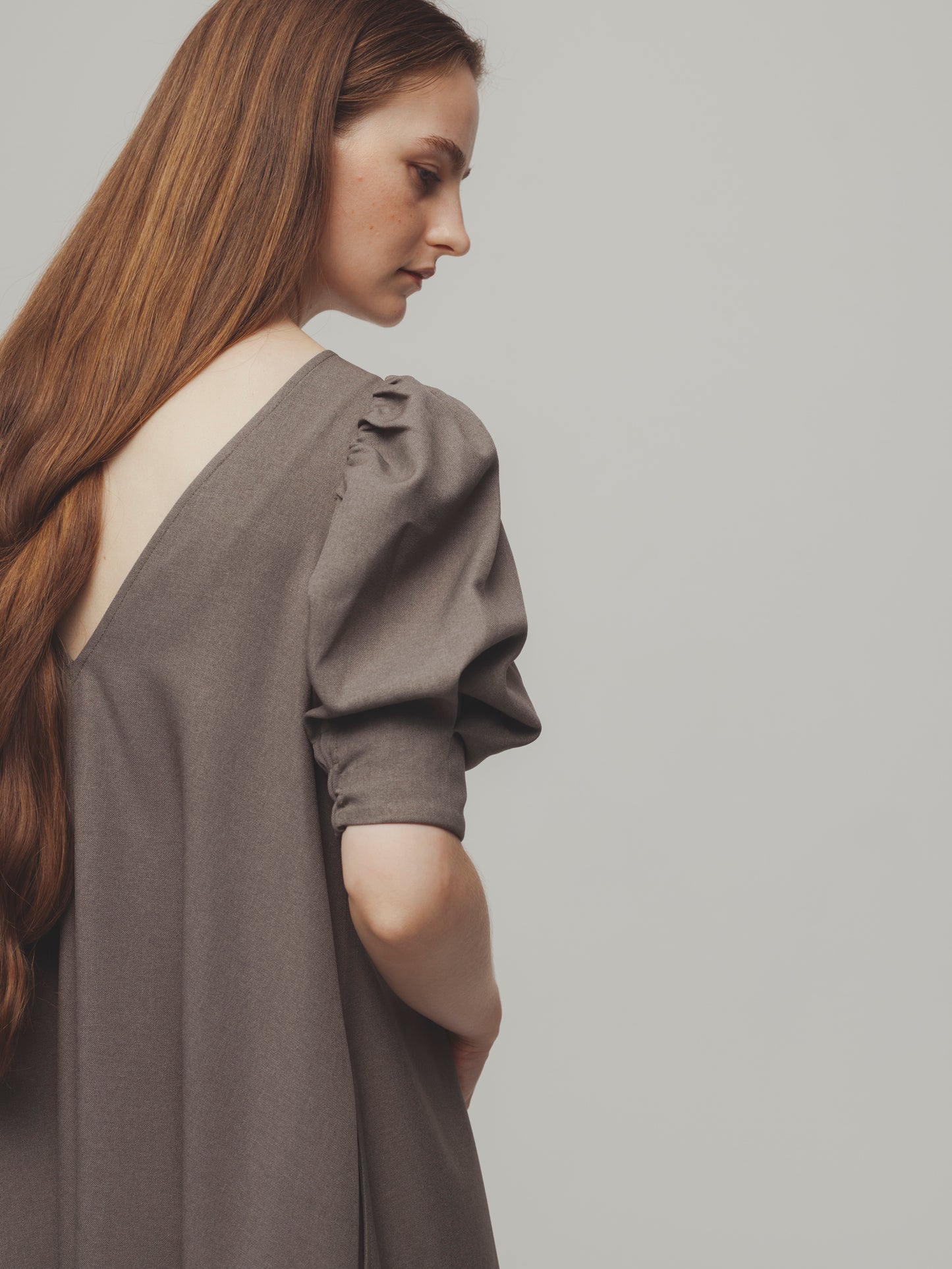 【PRE ORDER】VOLUME SLEEVE DRESS/BEIGE