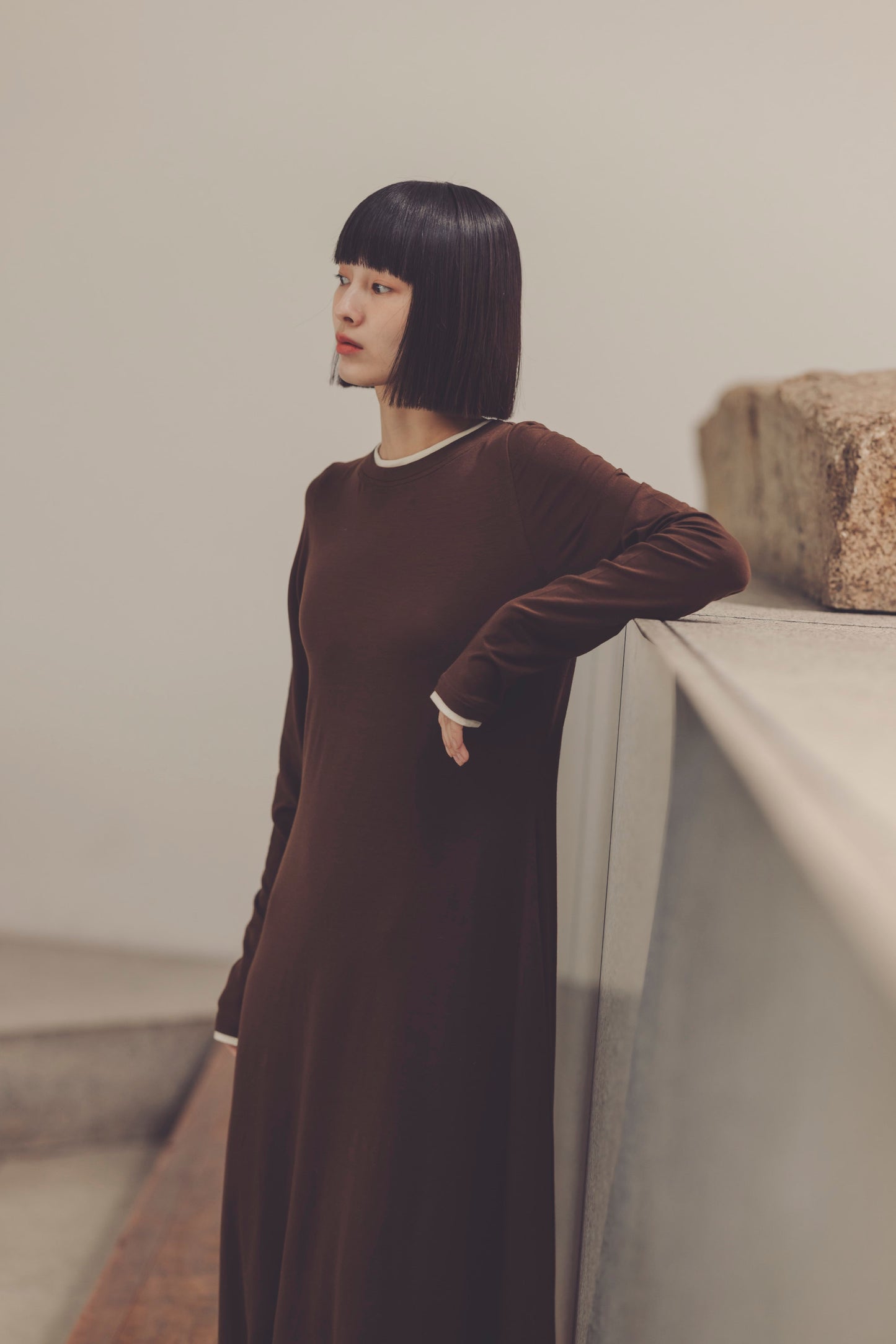 LAYERED CUT DRESS/BROWN