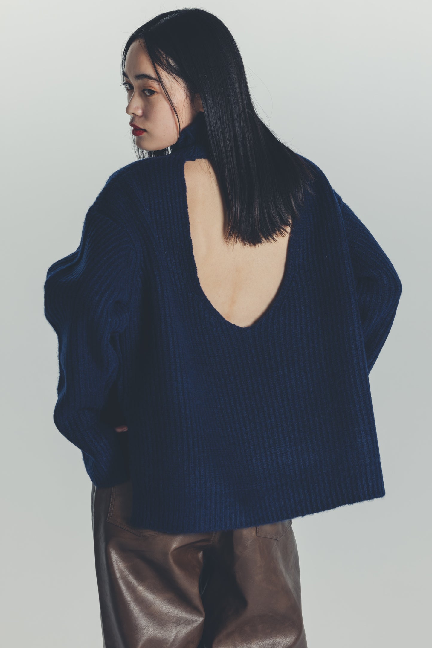 BACK OPEN KNIT/NAVY