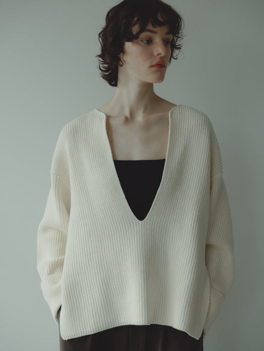 VNECK KNIT/WHITE