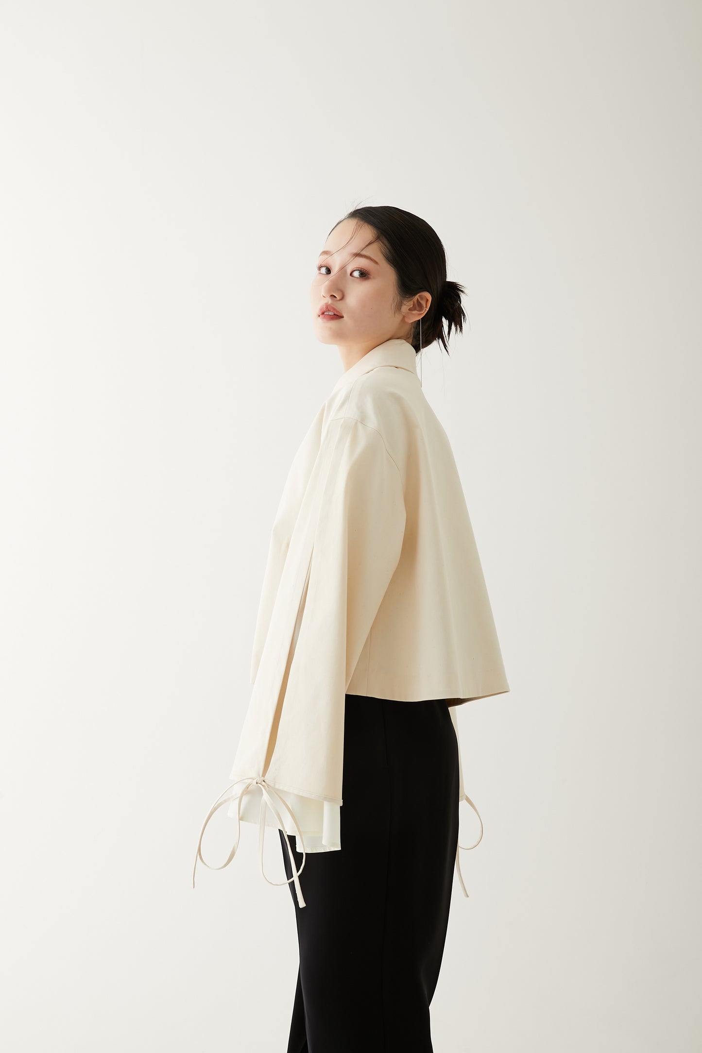 LONG SLEEVE SHORT BLOUSON/BEIGE