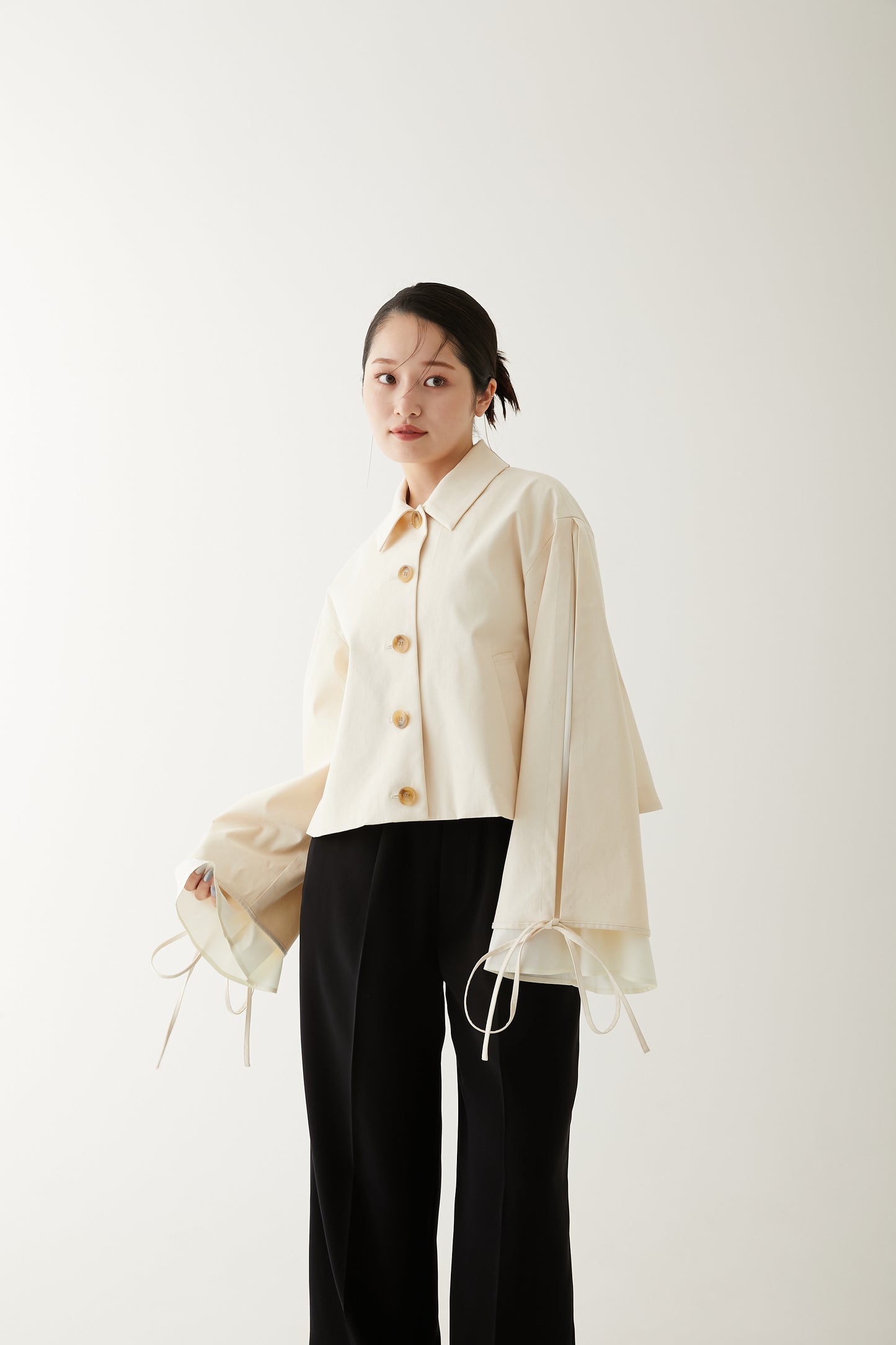 LONG SLEEVE SHORT BLOUSON/BEIGE