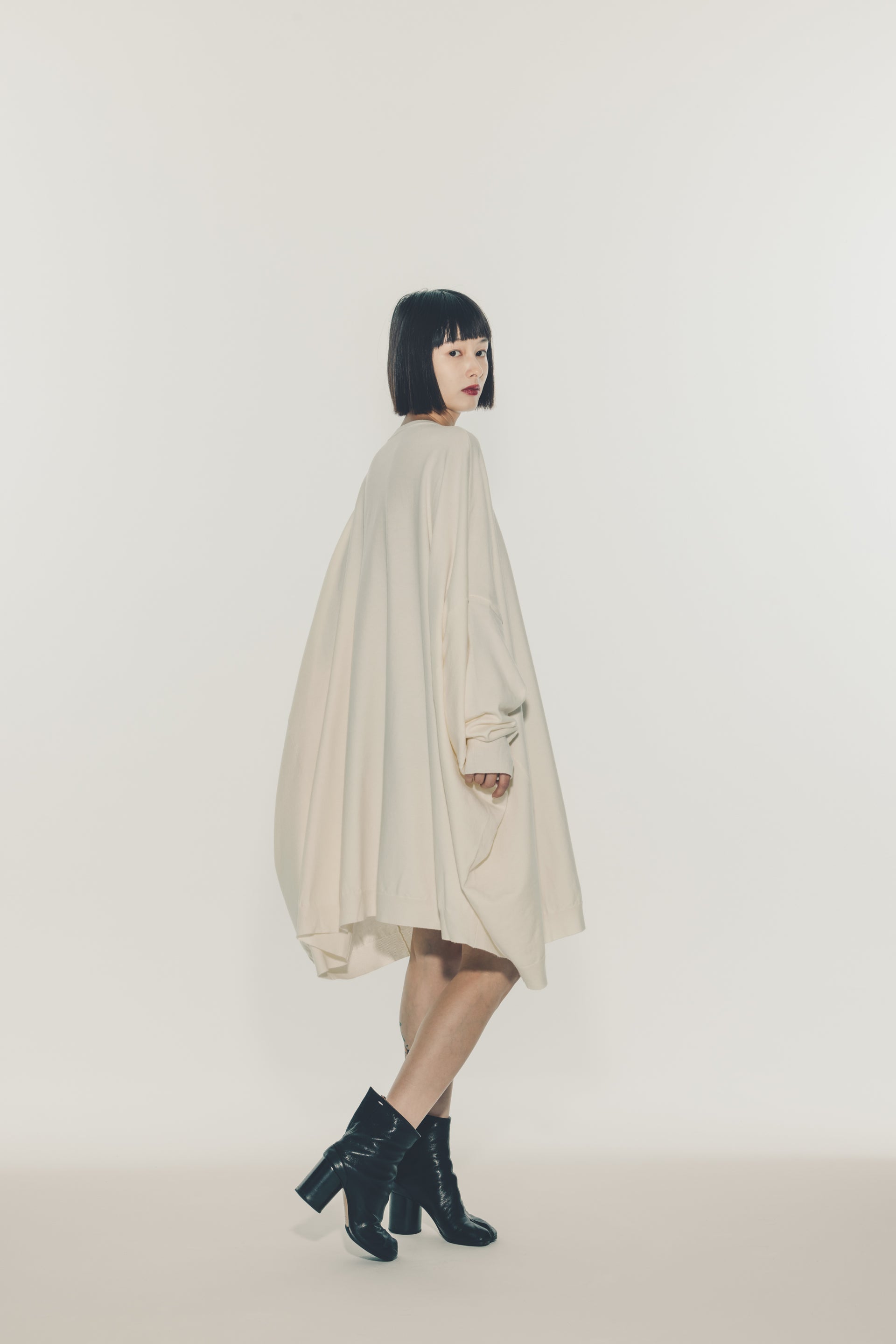 KNIT PONCHO DRESS/WHITE – MYNE