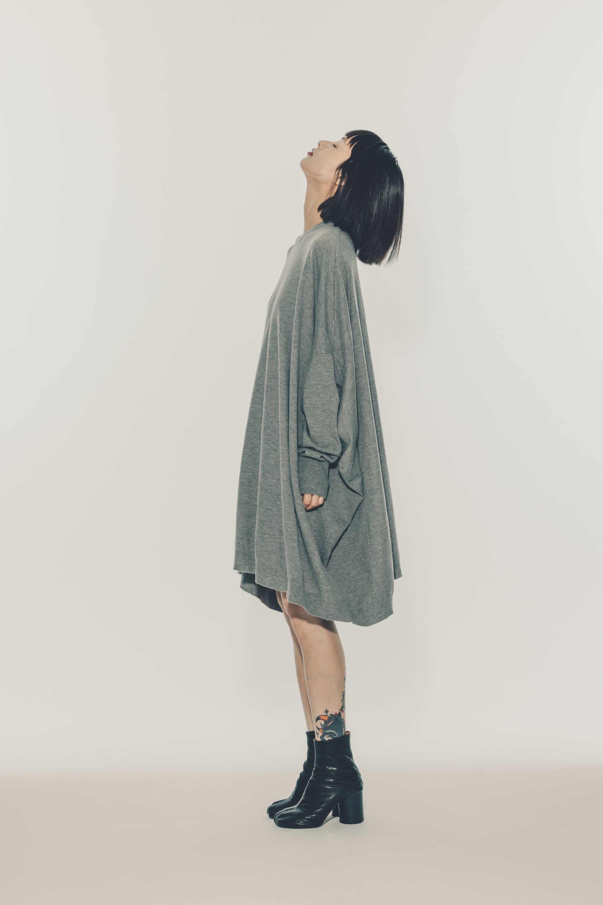 KNIT PONCHO DRESS/GRAY – MYNE