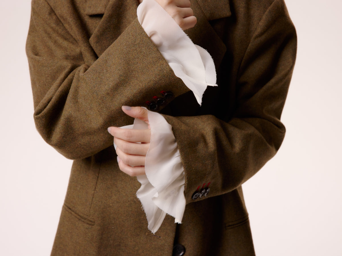FRILL SLEEVE JACKET/BEG