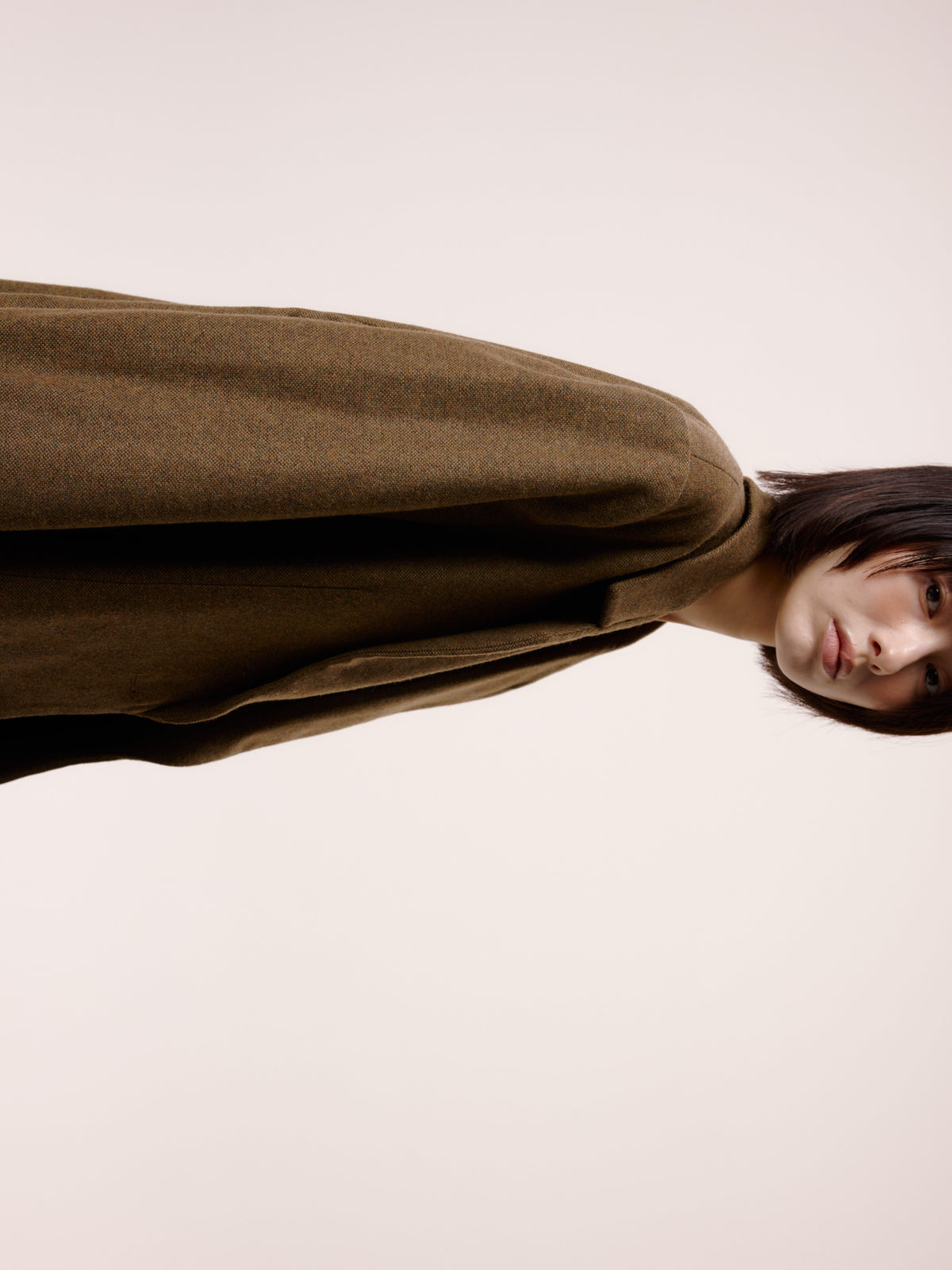 FRILL SLEEVE JACKET/BEG