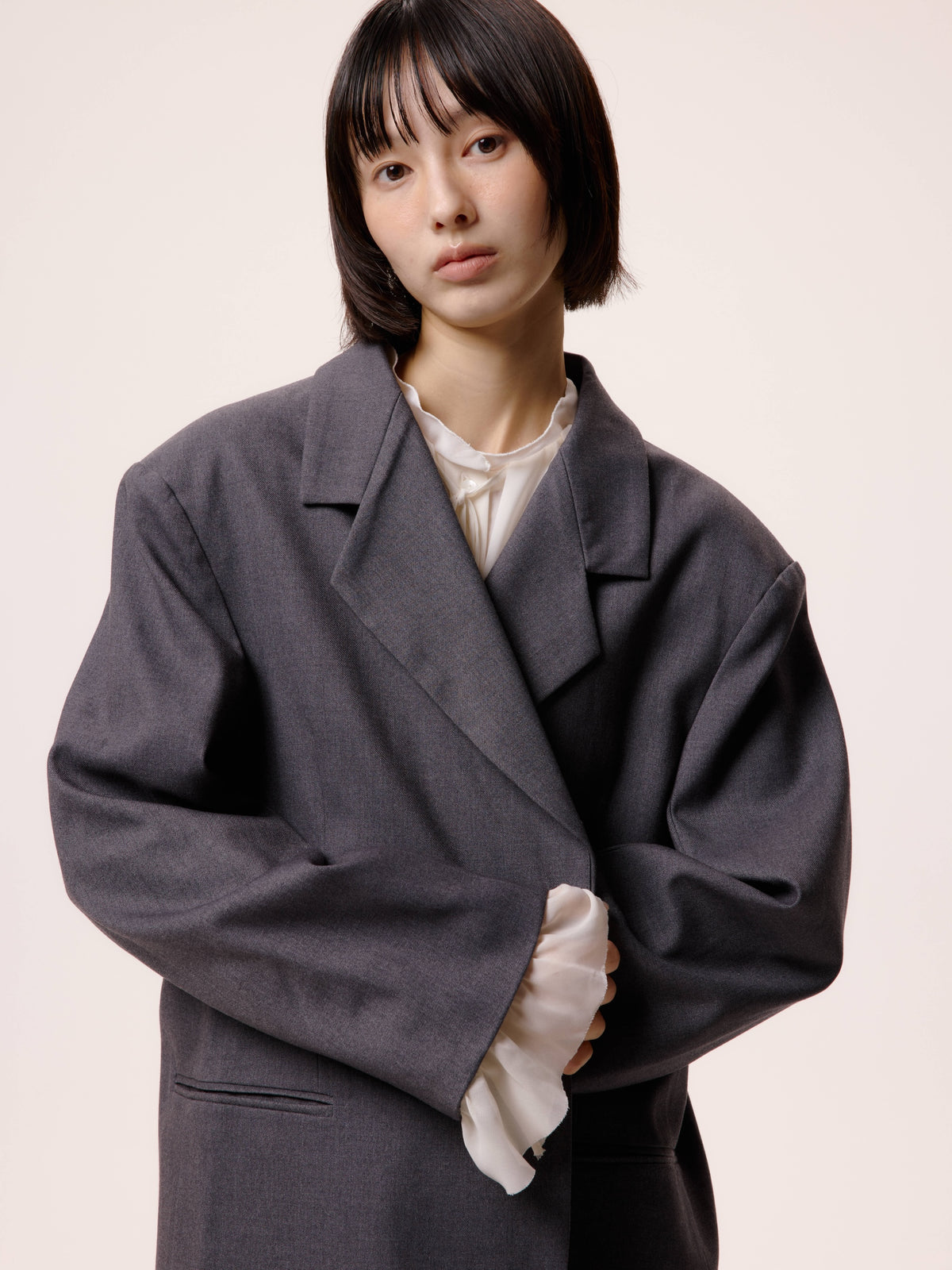 FRILL SLEEVE JACKET/GRAY