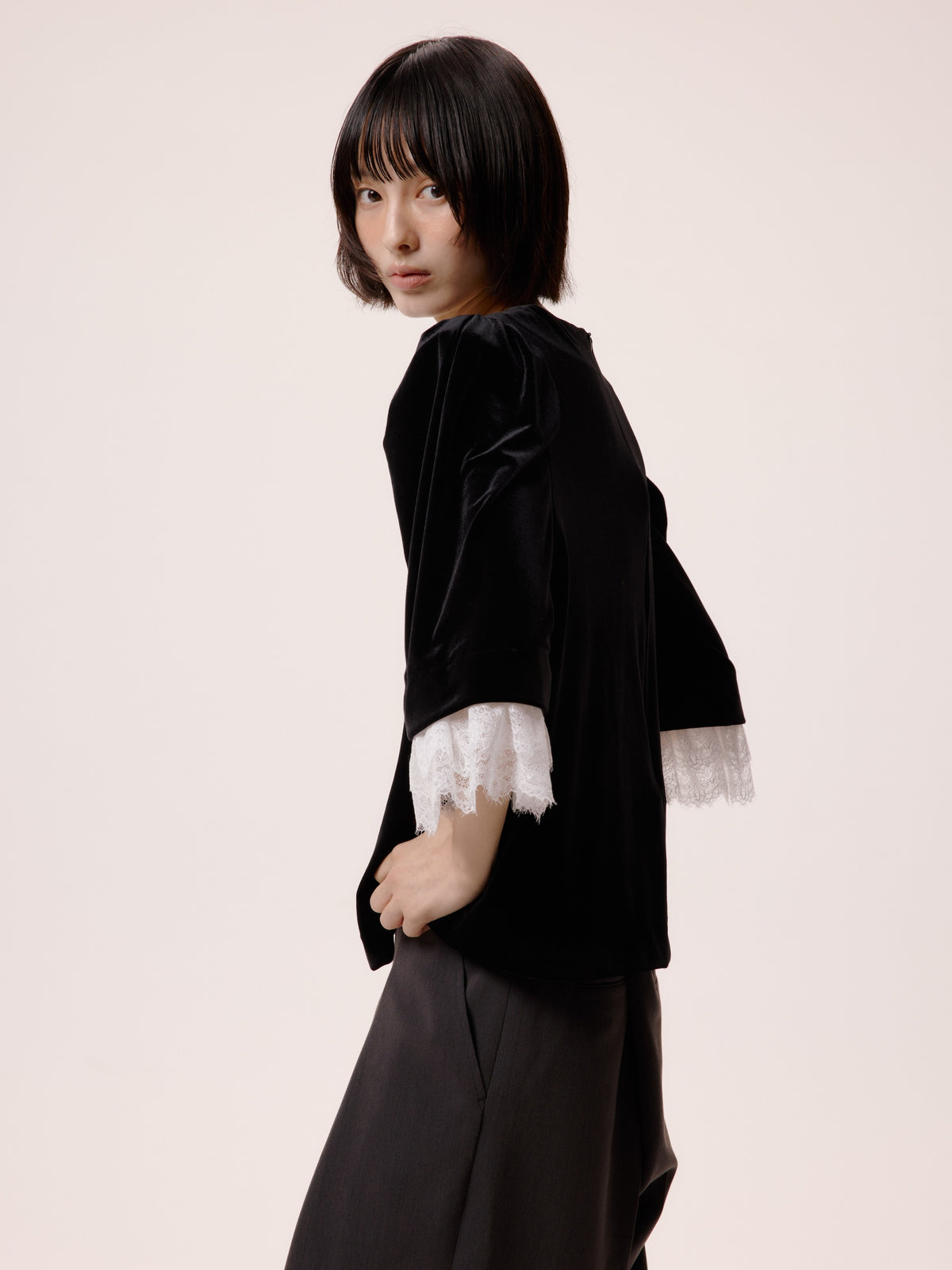 VELVET LACE TOPS/BLACK
