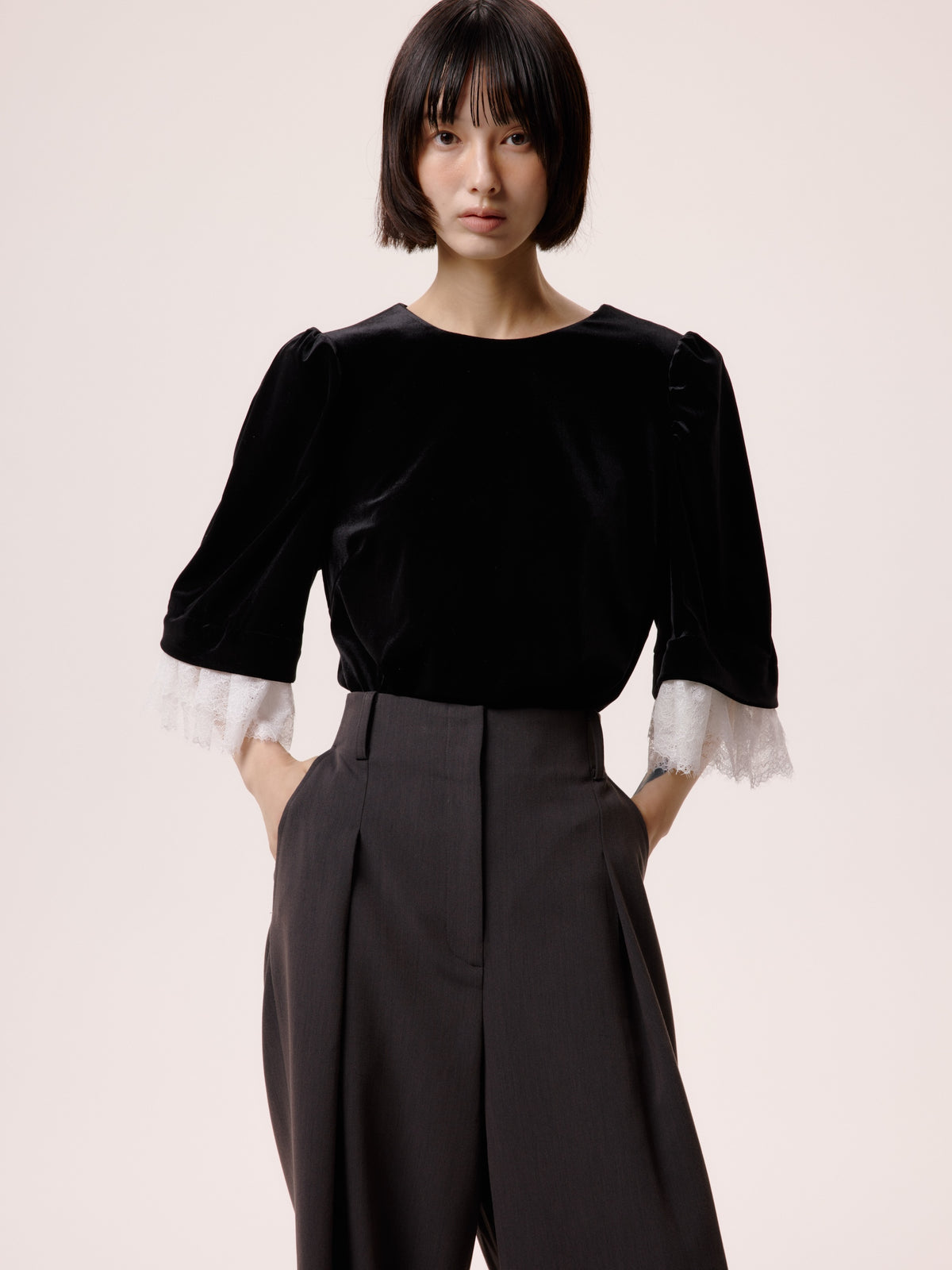 VELVET LACE TOPS/BLACK