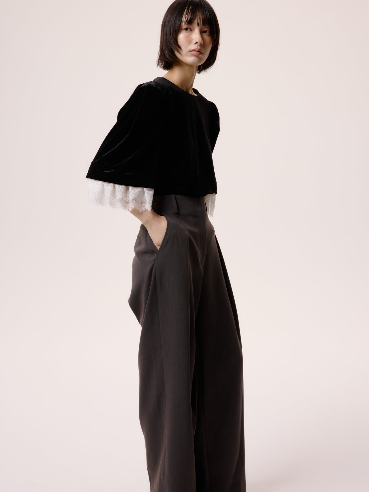 VELVET LACE TOPS/BLACK