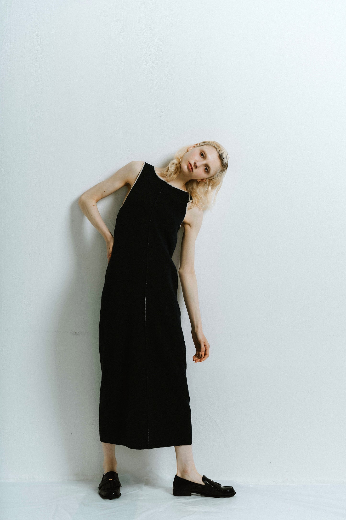 BACK OPEN DRESS/NAVY