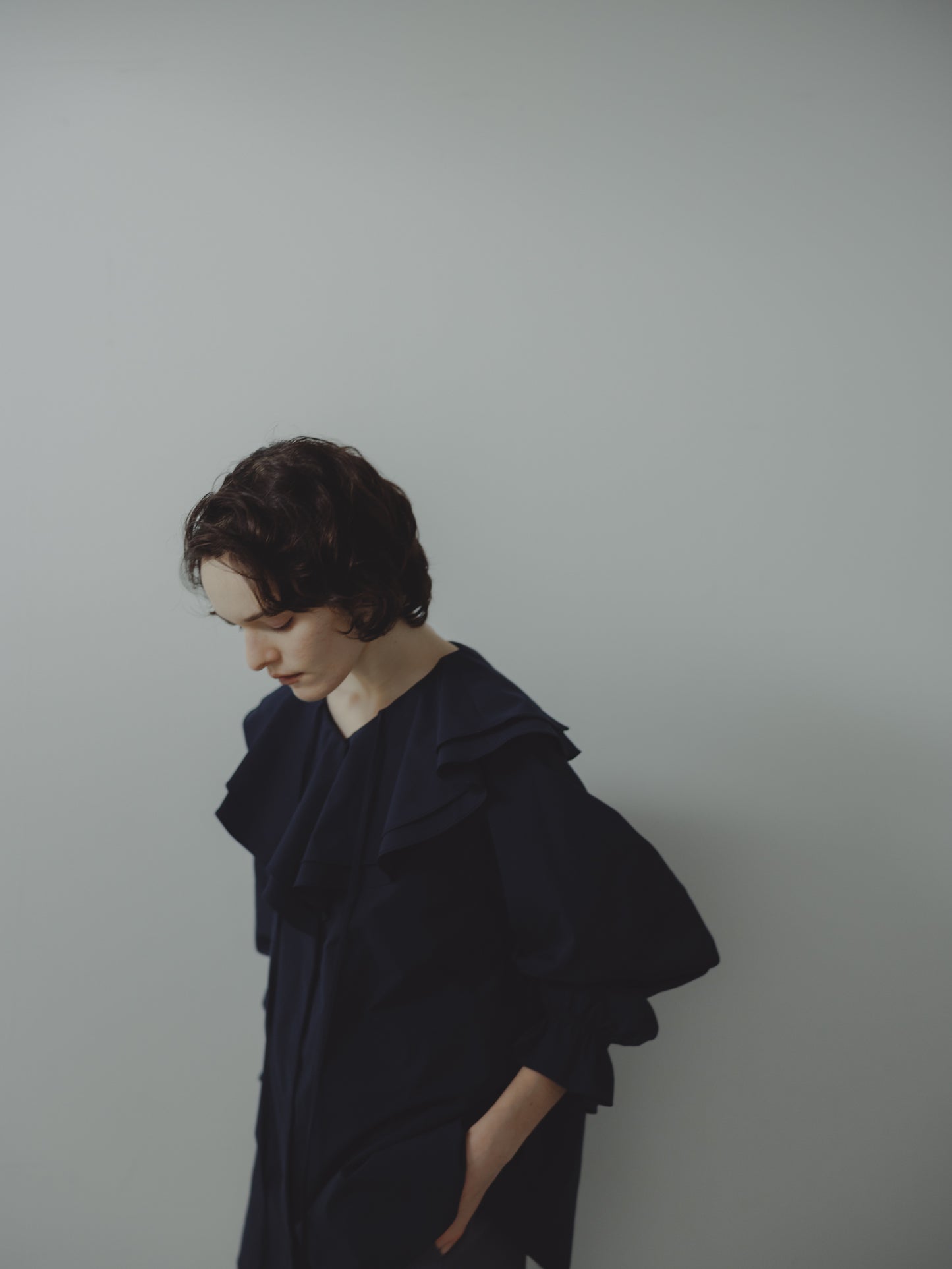 BIG COLLAR FRILL BLOUSE/NAVY