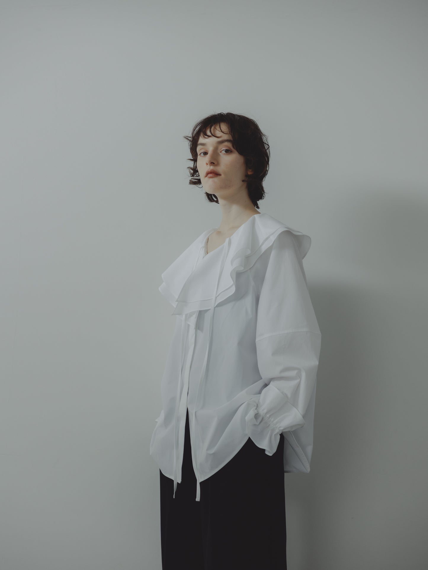 BIG COLLAR FRILL BLOUSE/WHITE