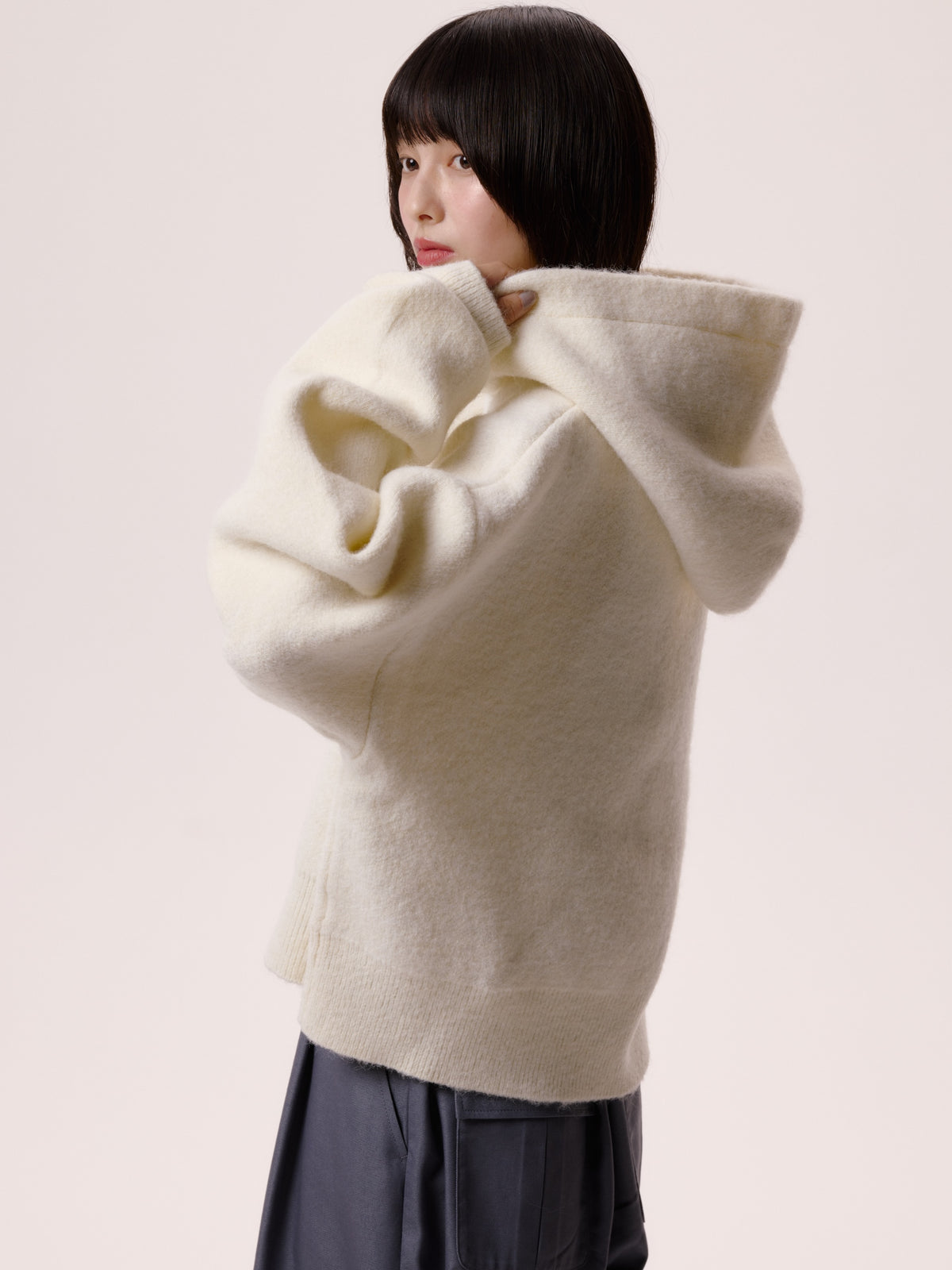 SHORT KNIT HOODIE/WHITE