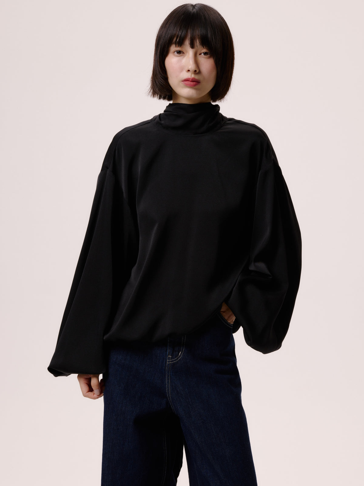 SATIN TIE BLOUSE/WHT