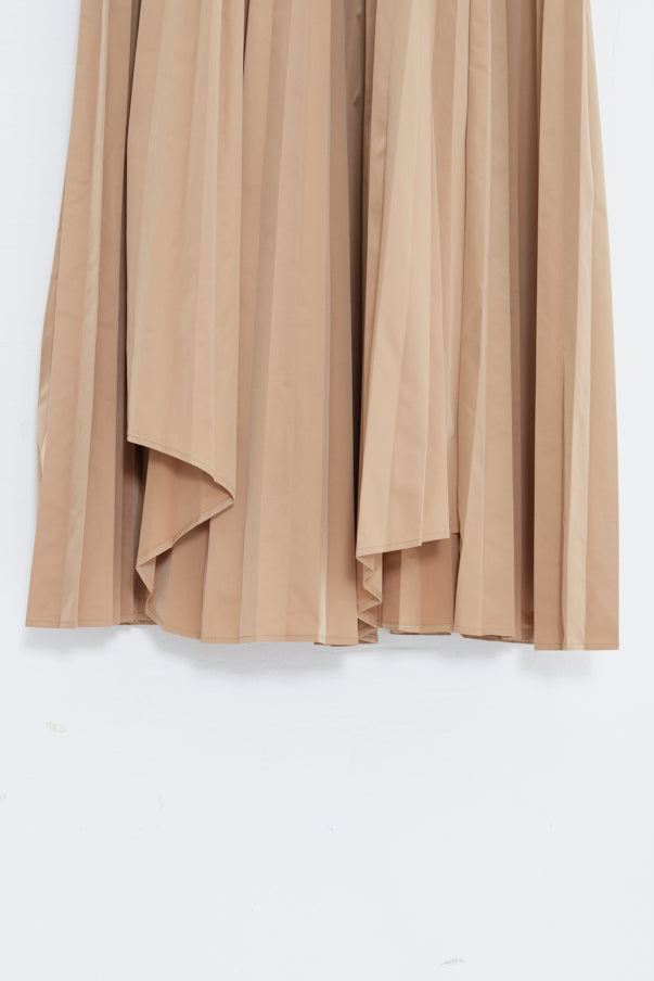 PLEATED DRESS/BEIGE