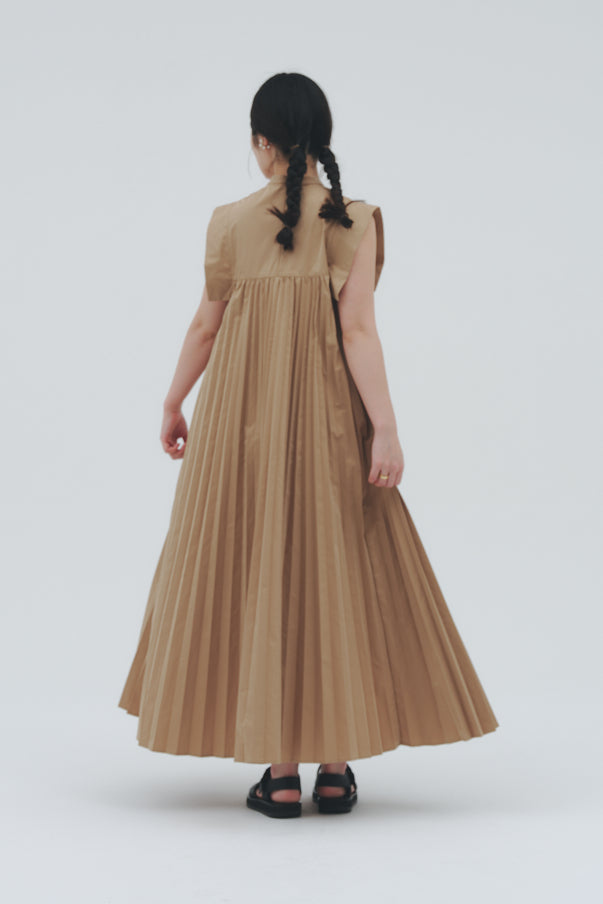 PLEATED DRESS/BEIGE