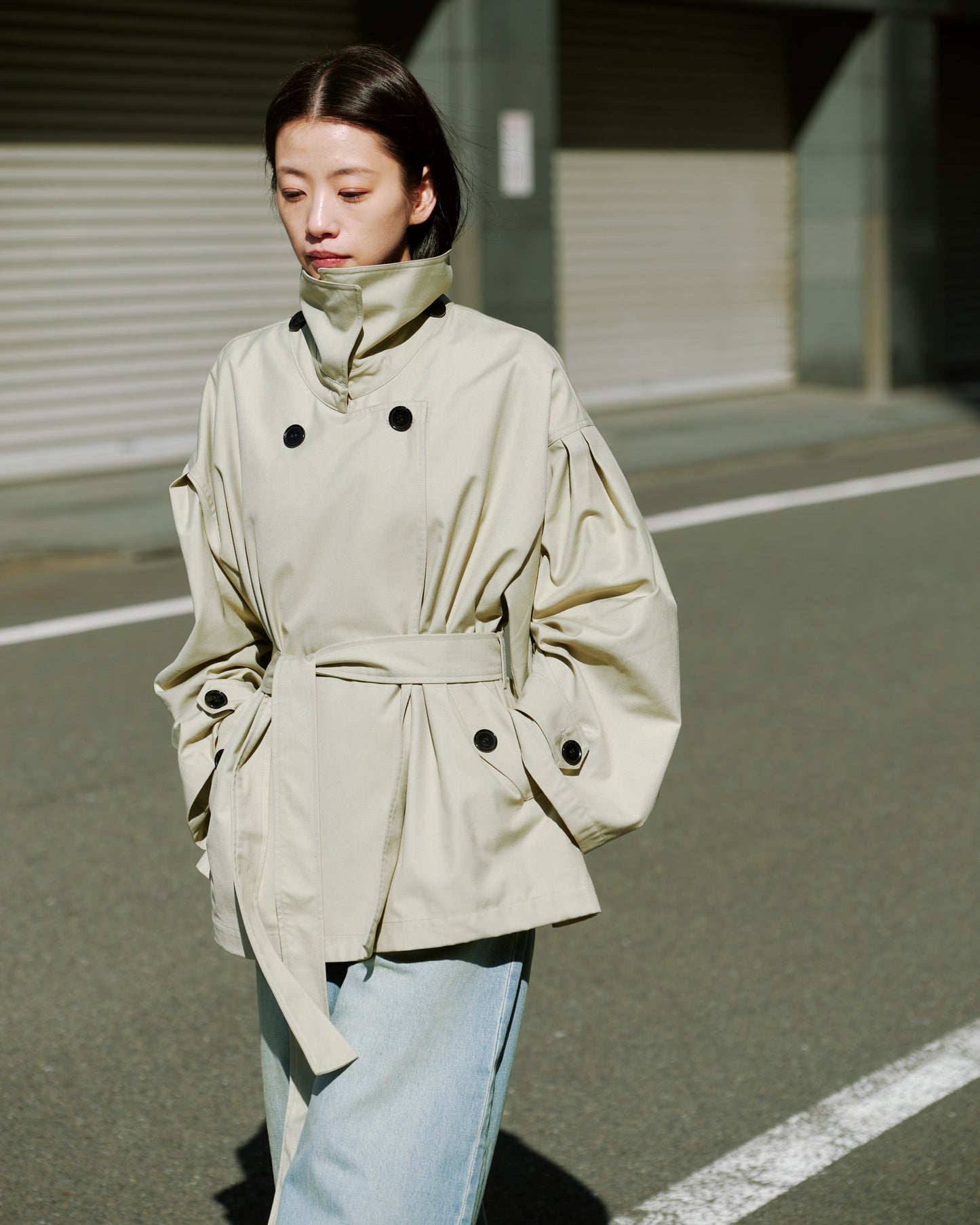 SHORT TRENCH/BEIGE