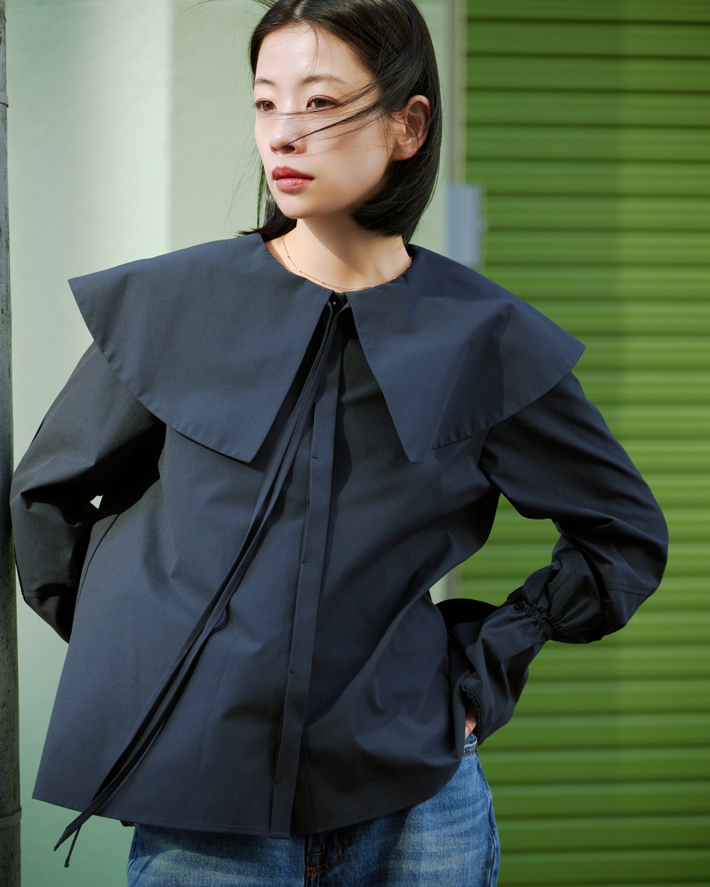 LAYERED COLLAR BLOUSE/NAVY