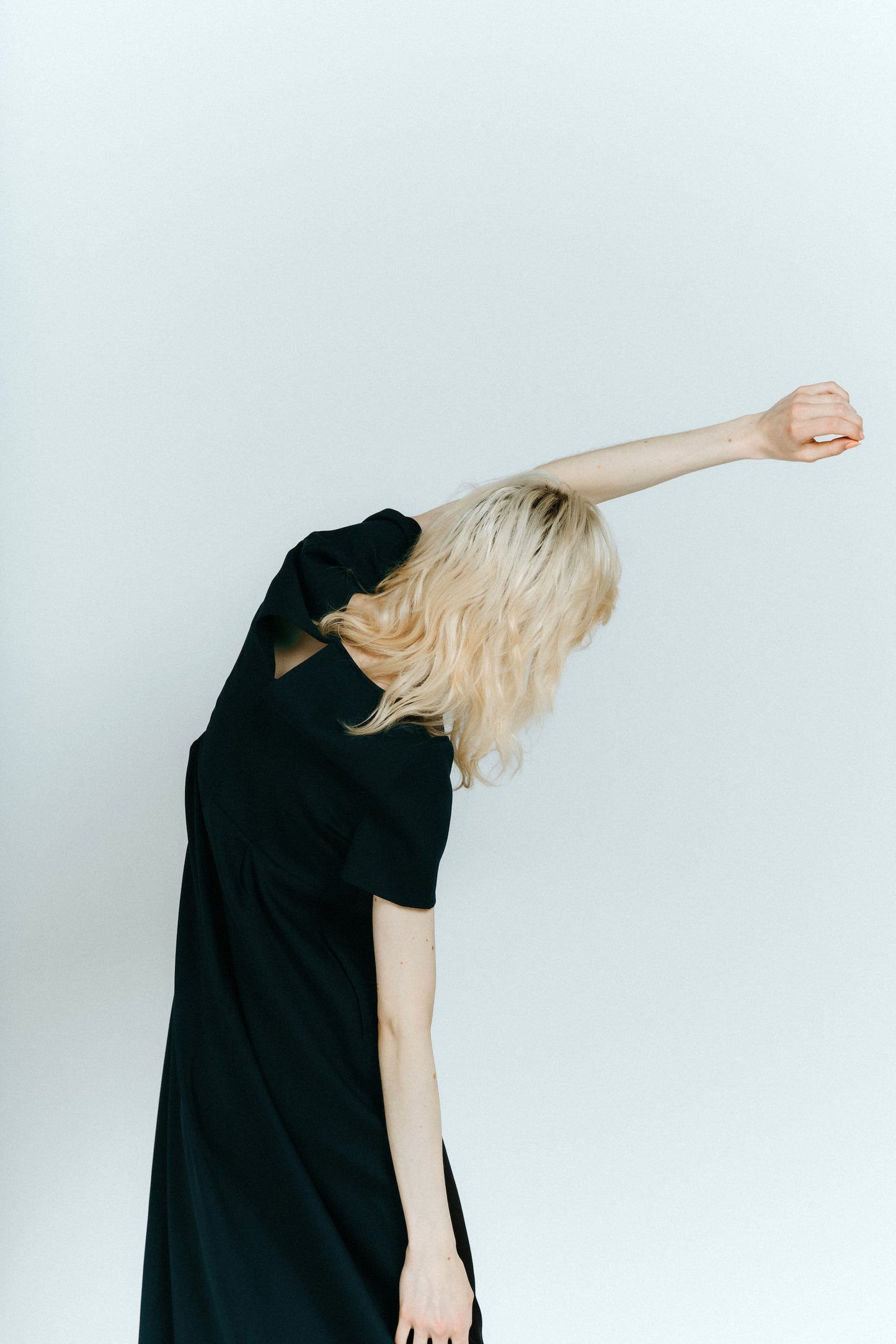 SATIN DRESS/BLACK
