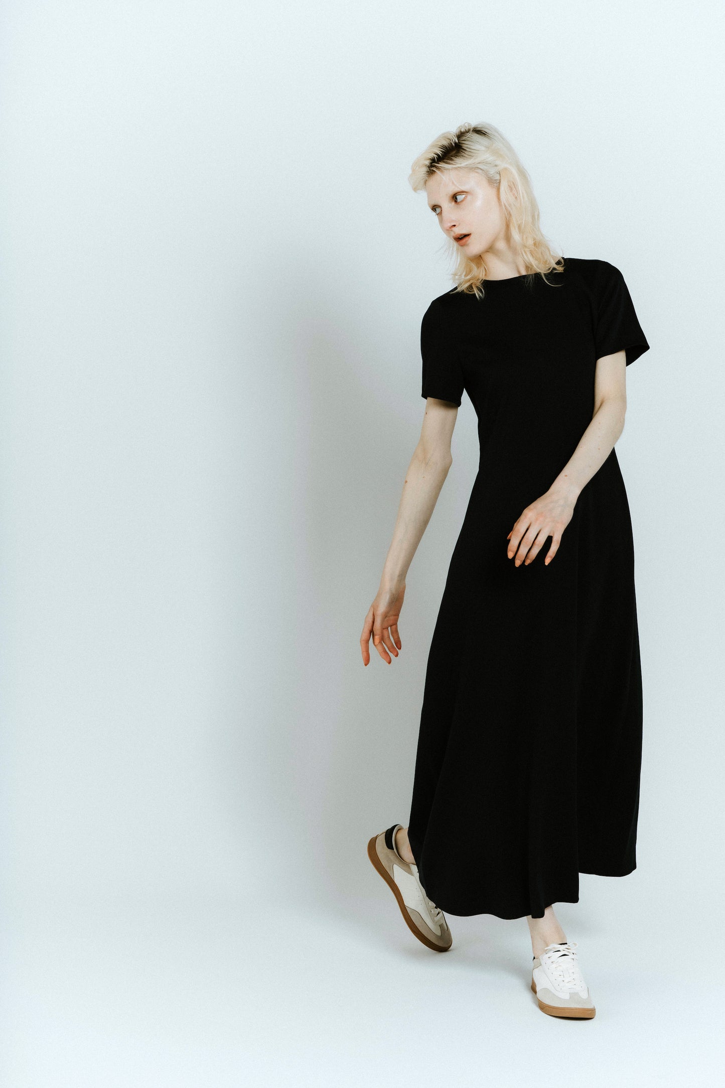 SATIN DRESS/BLACK