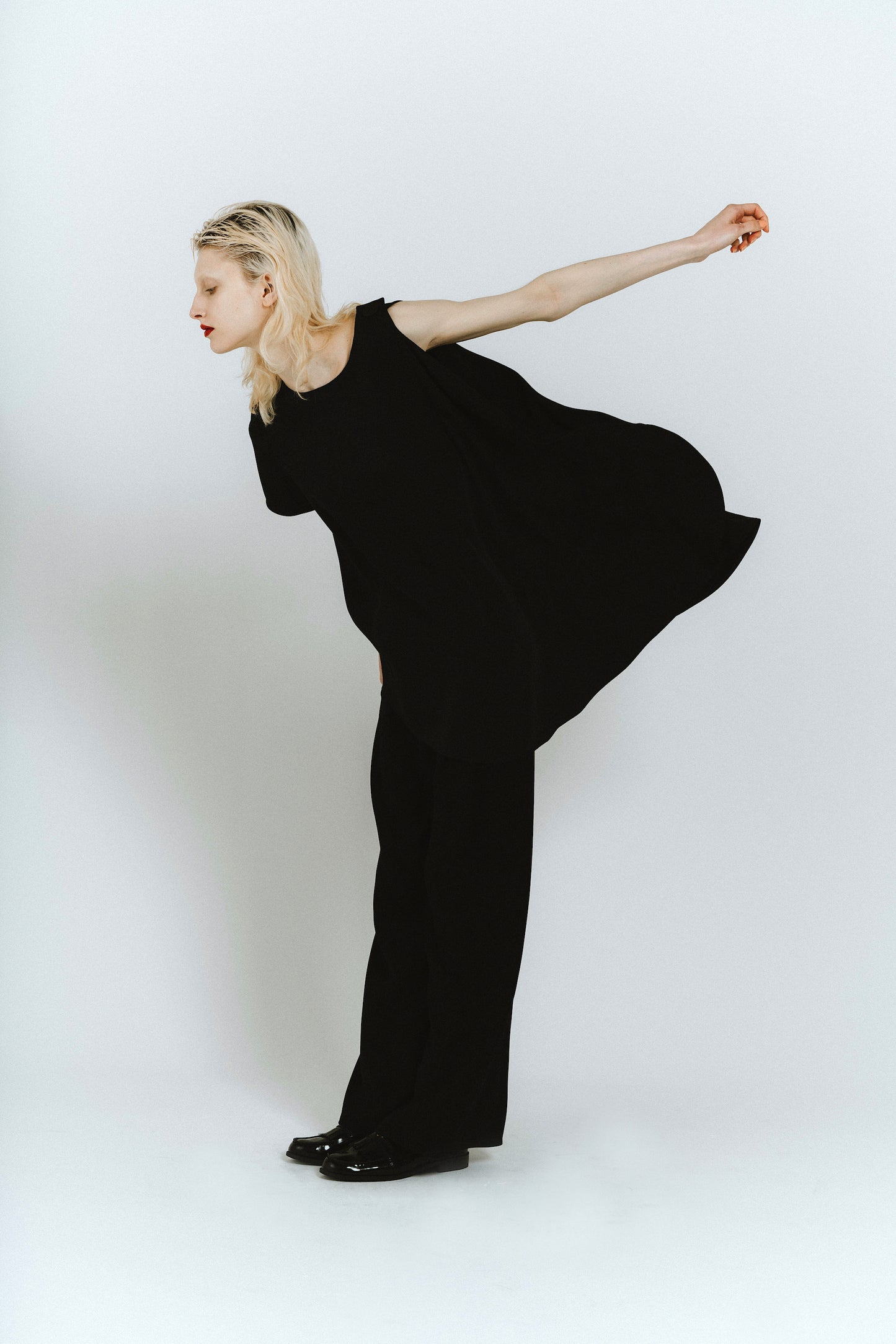 ASYMMETRY DRAPE TOPS/BLACK