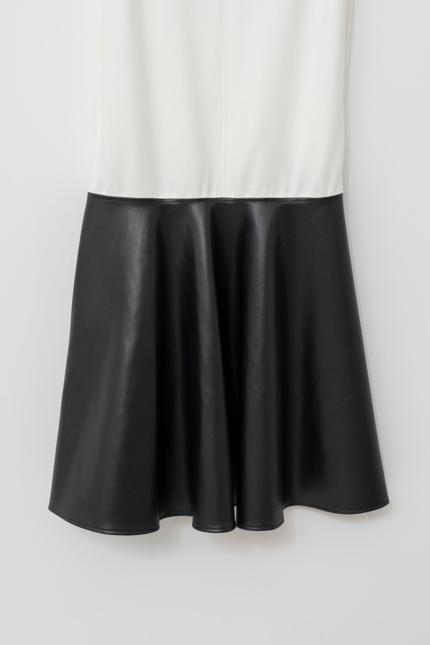 LEATHER DOCKING DRESS/WHITE