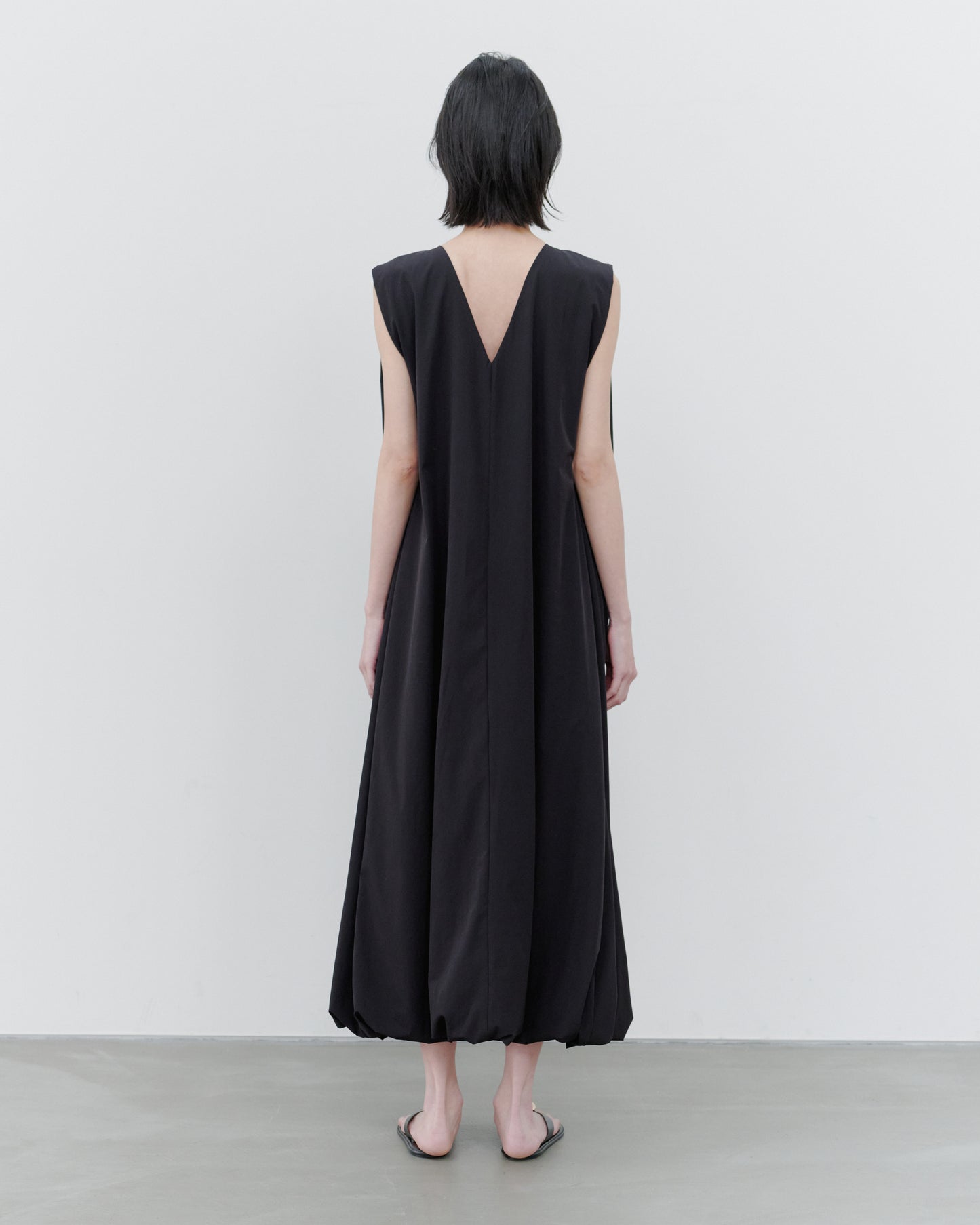 SLEEVELESS BALLON DRESS/BLACK