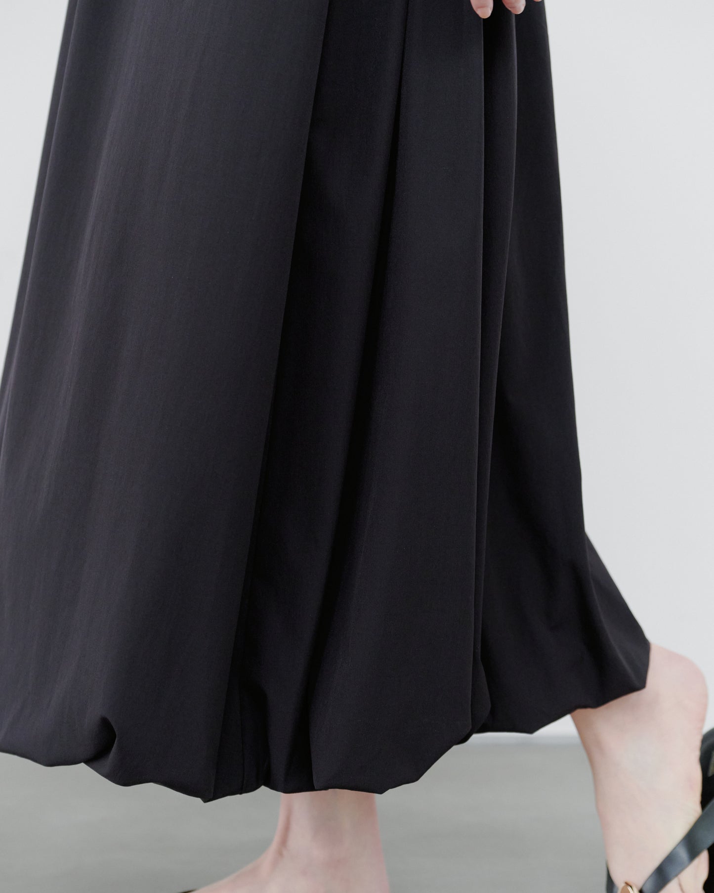 SLEEVELESS BALLON DRESS/BLACK