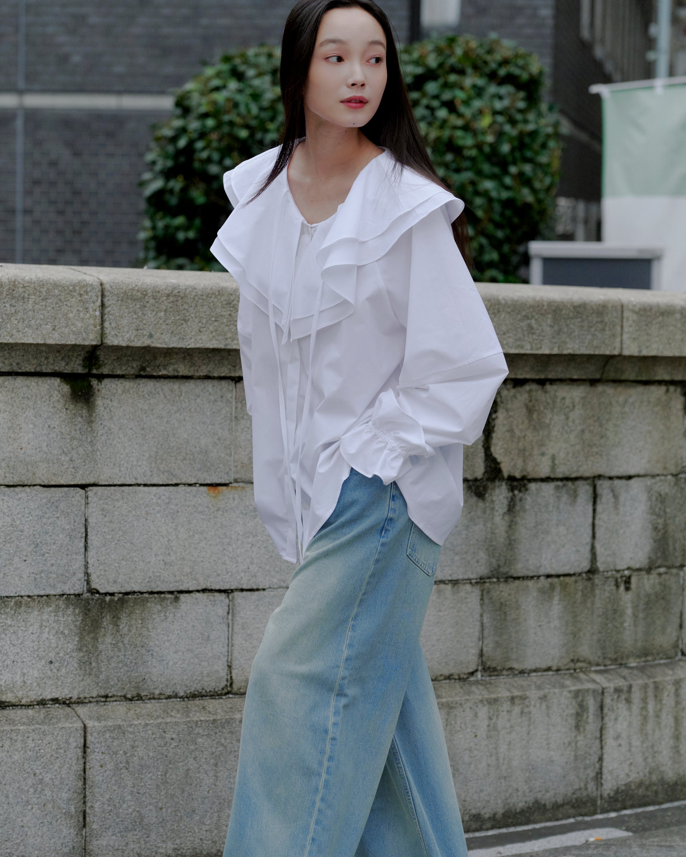BIG COLLAR FRILL BLOUSE/WHITE – MYNE