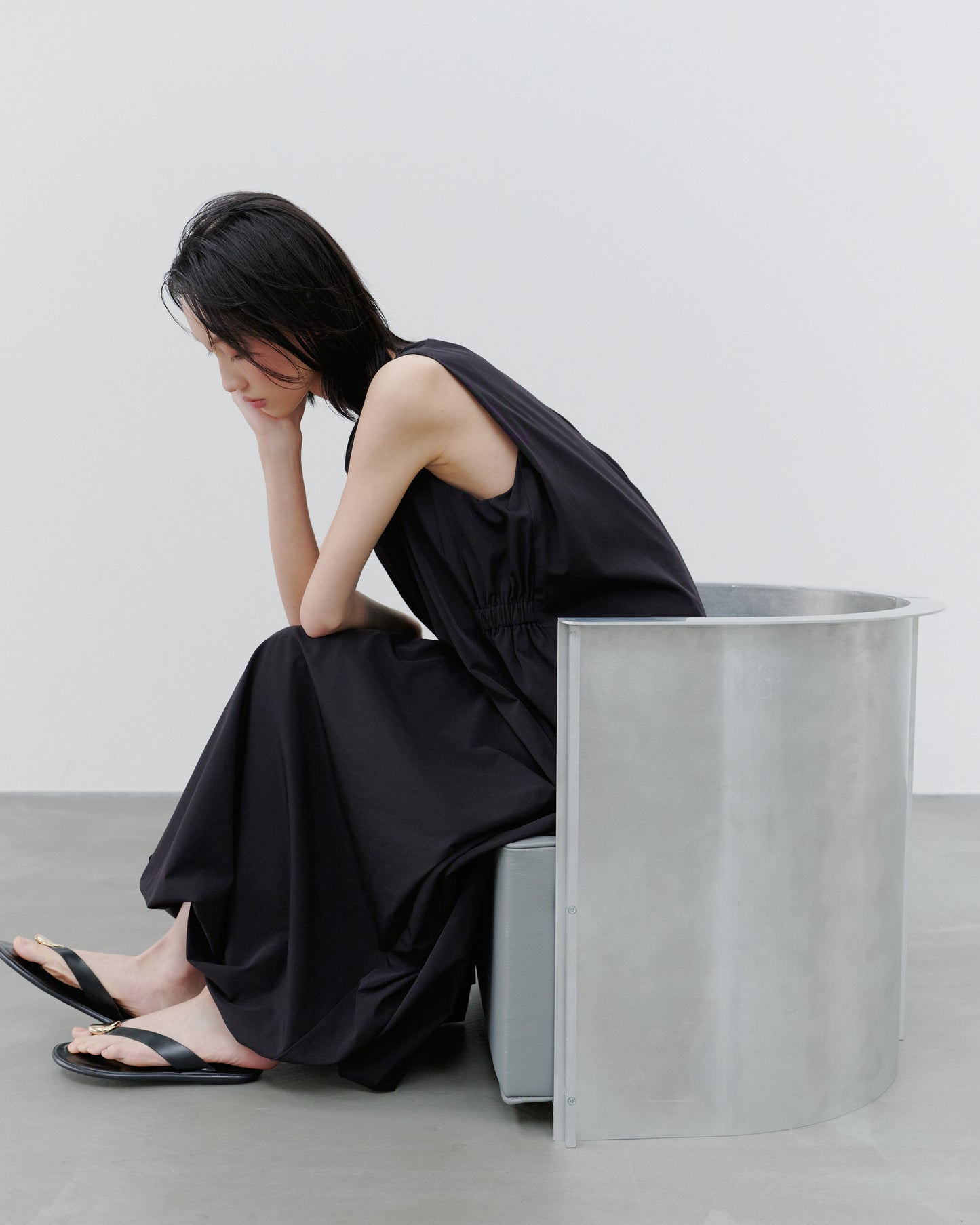SLEEVELESS BALLON DRESS/BLACK