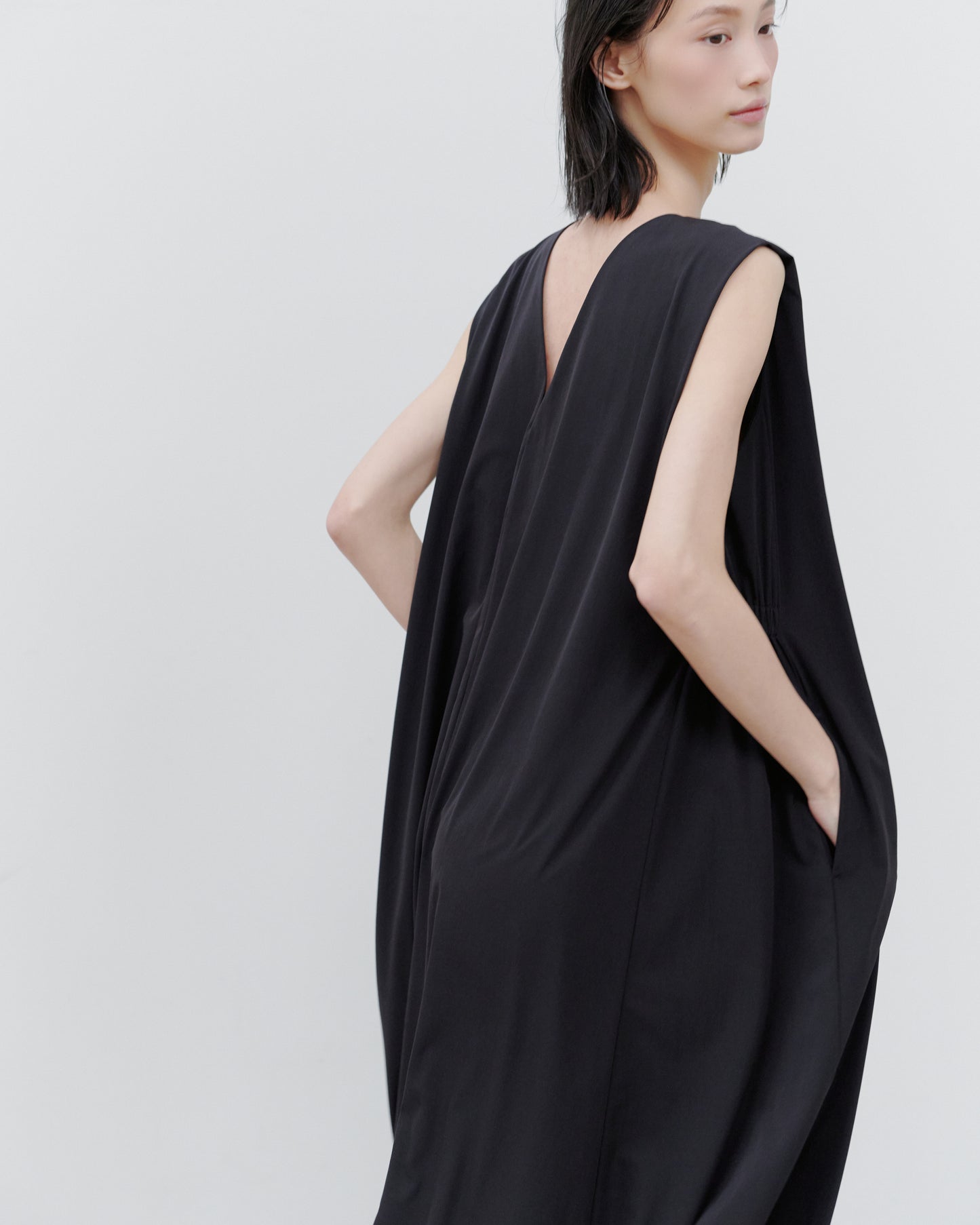 SLEEVELESS BALLON DRESS/BLACK