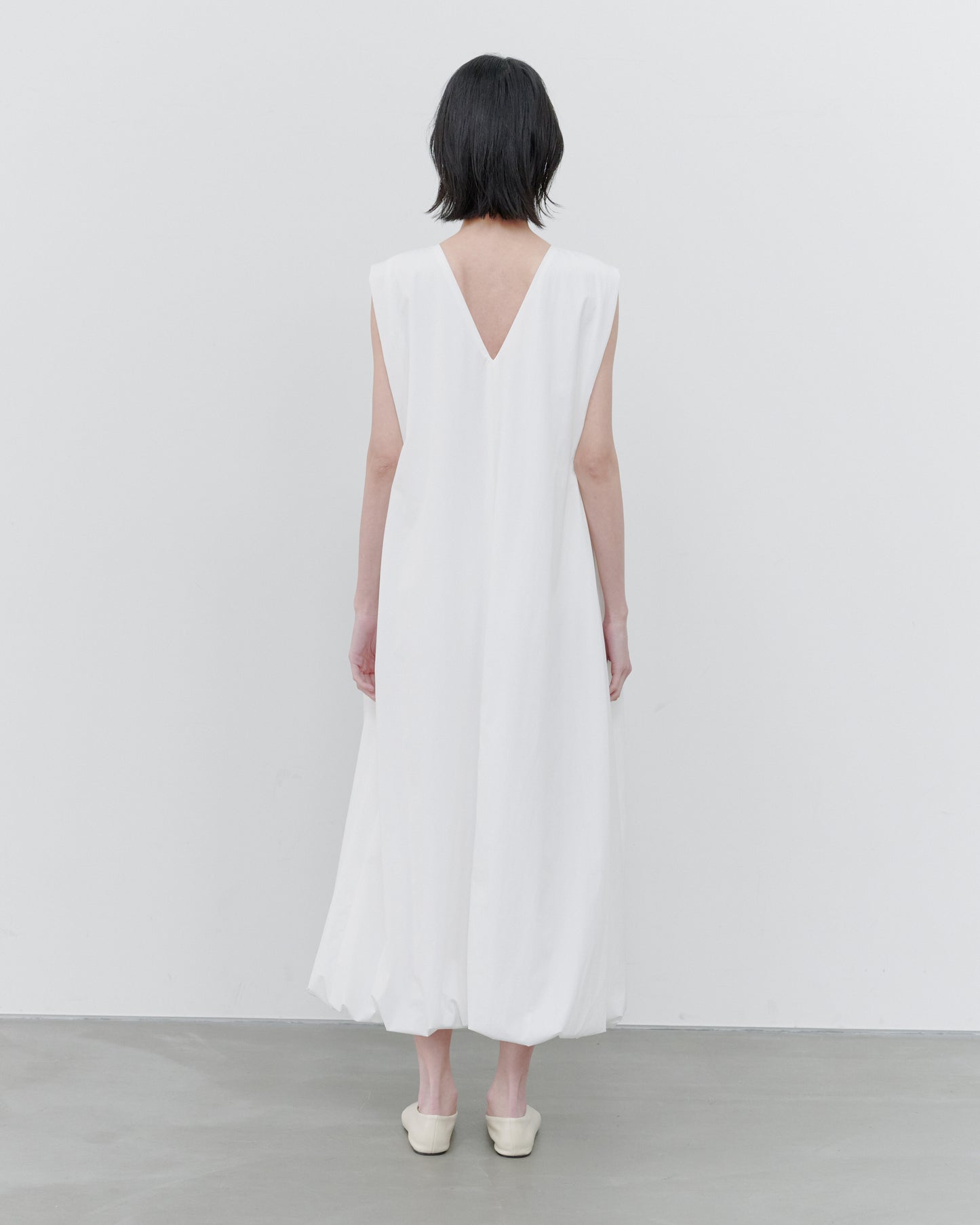 SLEEVELESS BALLON DRESS/WHITE