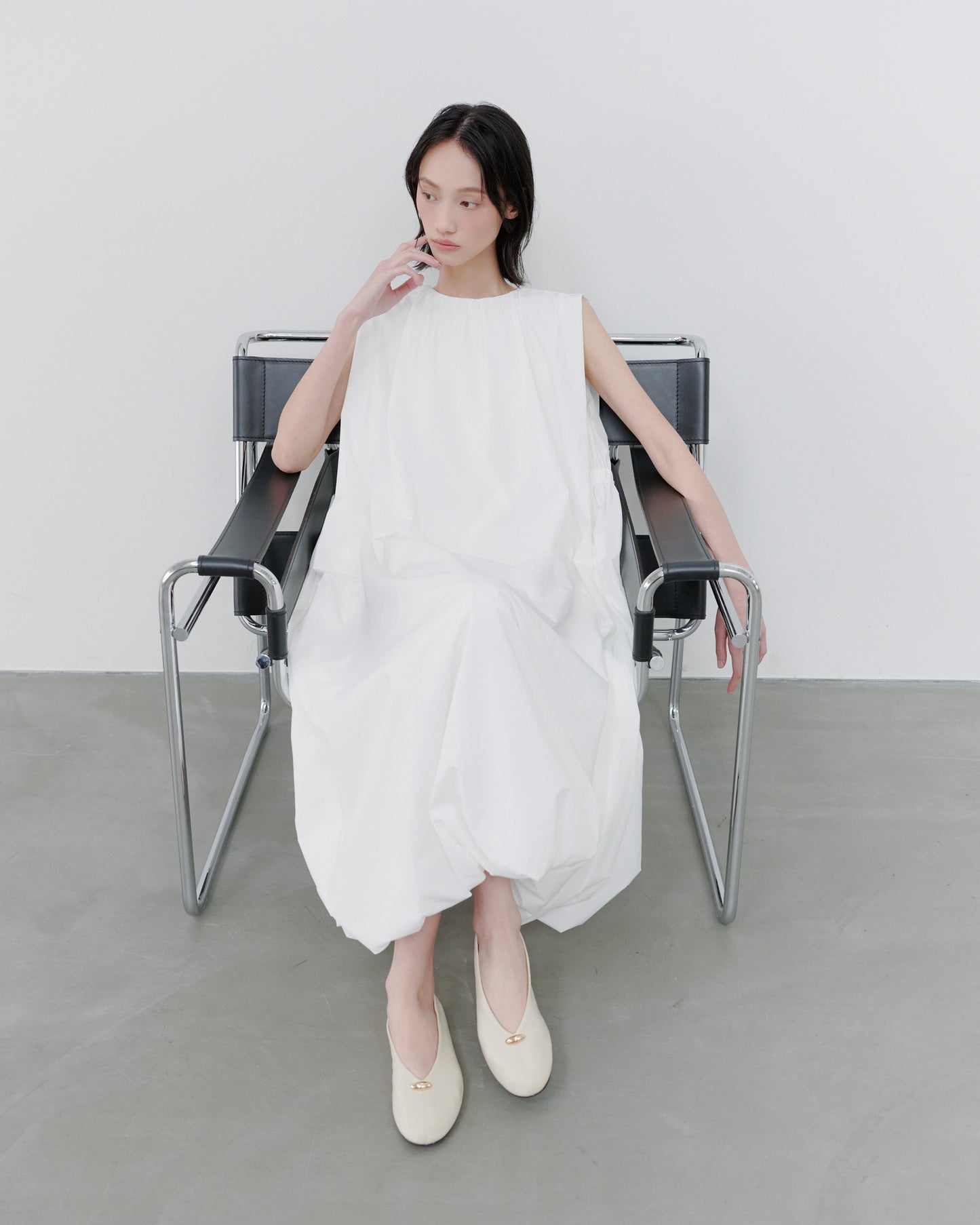 SLEEVELESS BALLON DRESS/WHITE