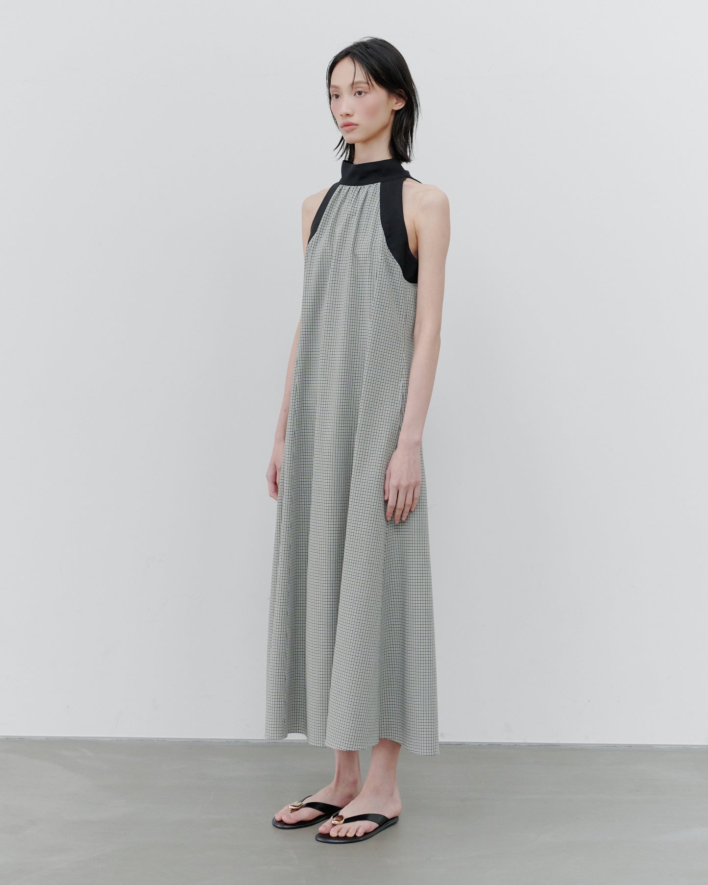 HALTER NACK CHECK DRESS/BEIGE