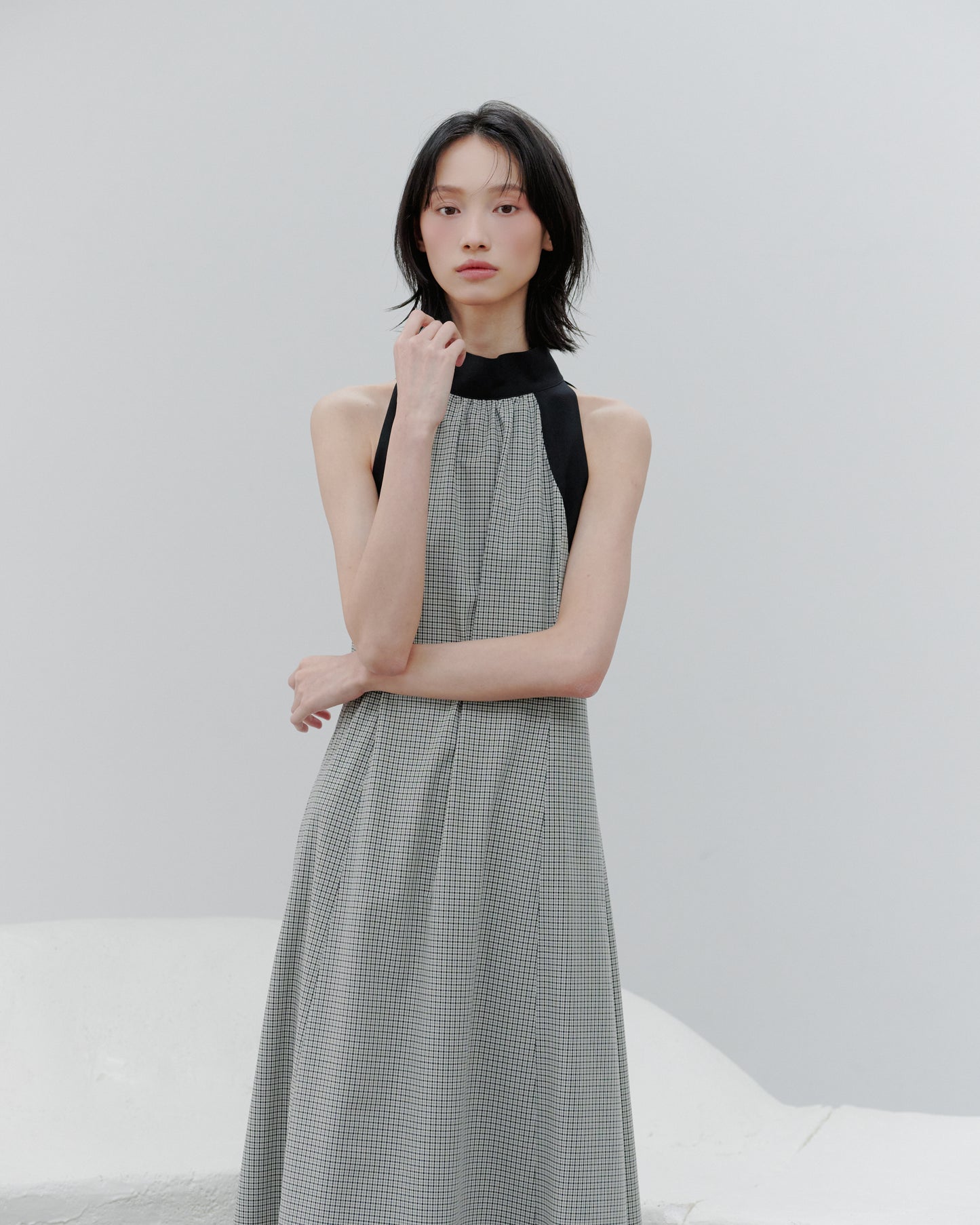 HALTER NACK CHECK DRESS/BEIGE