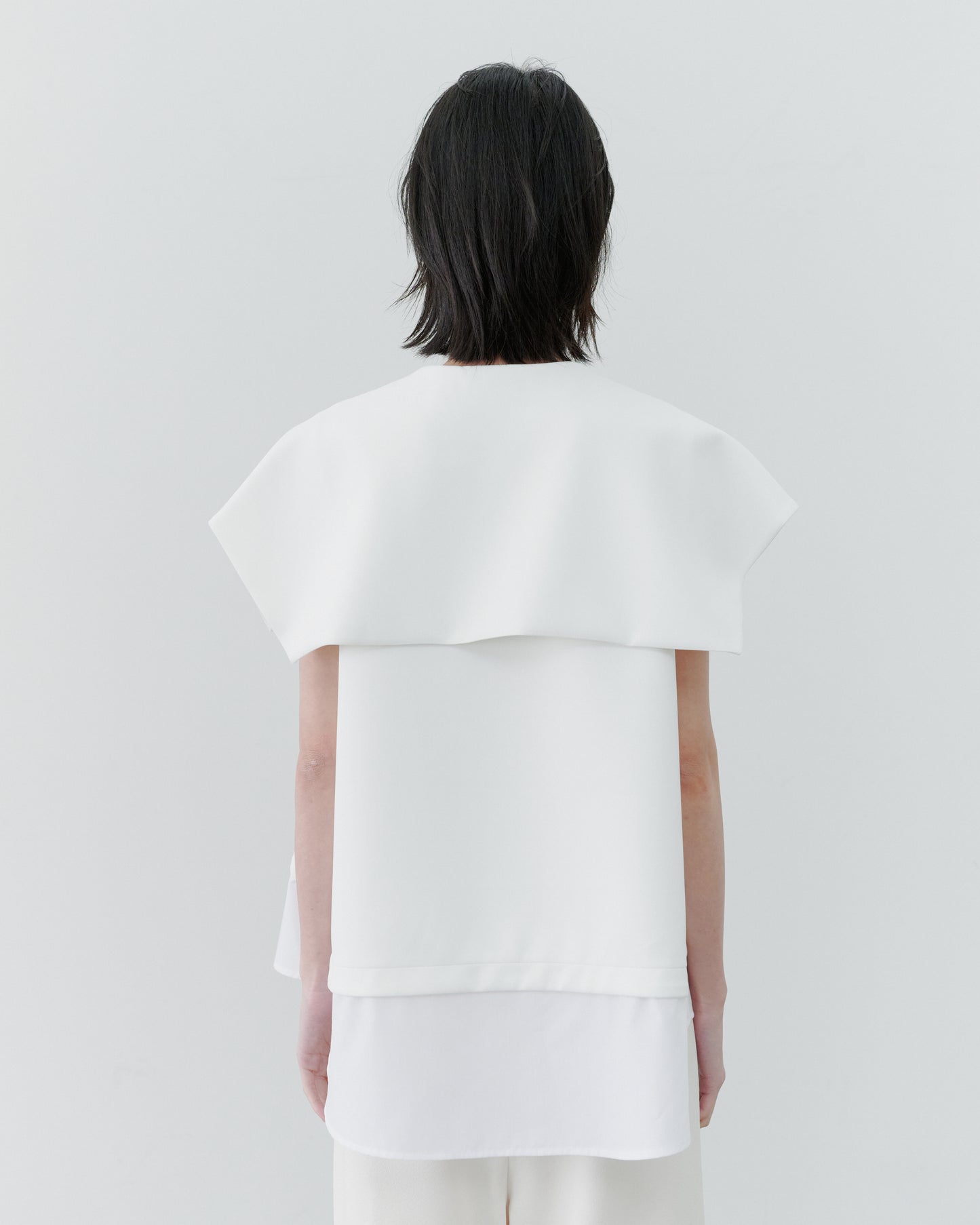 LAYERD CAPE TOPS/WHITE