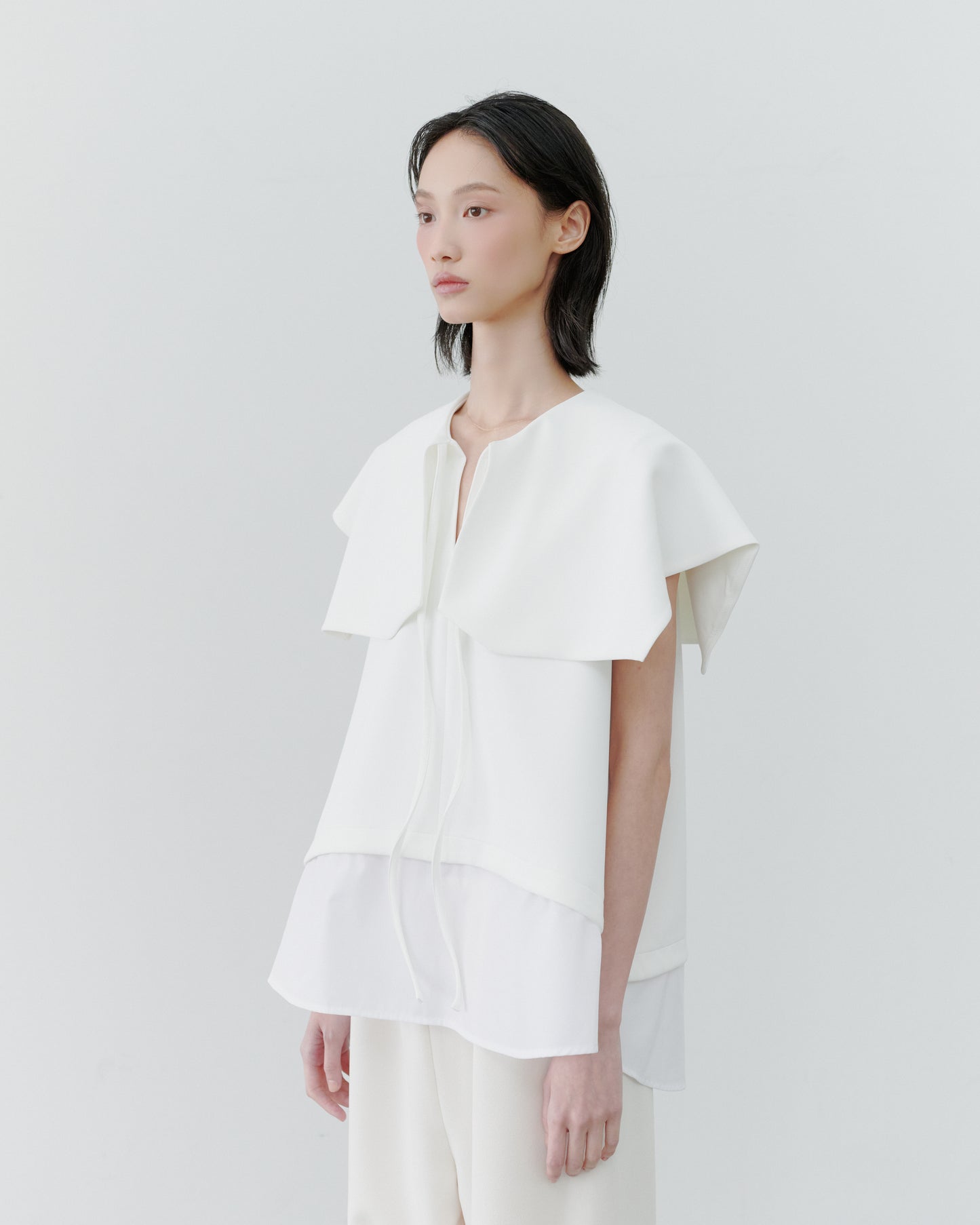 LAYERD CAPE TOPS/WHITE