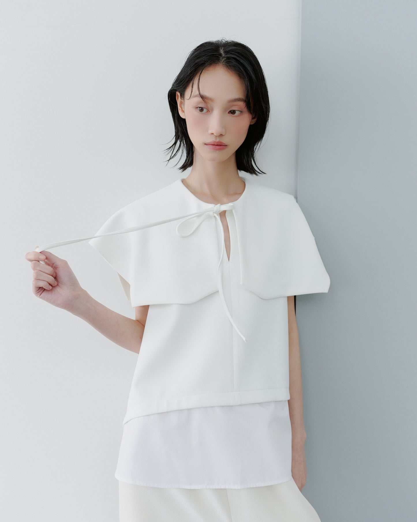 LAYERD CAPE TOPS/WHITE