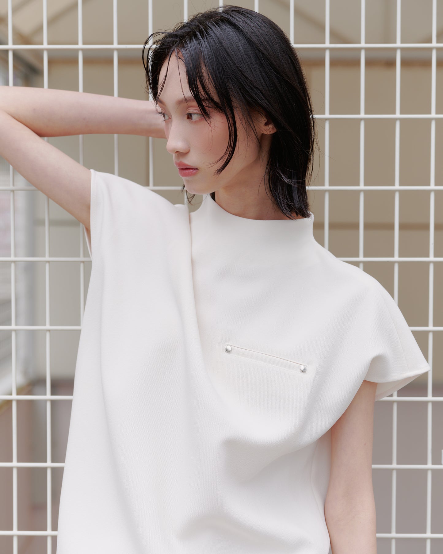 ASYMMETRY BLOUSE/WHITE