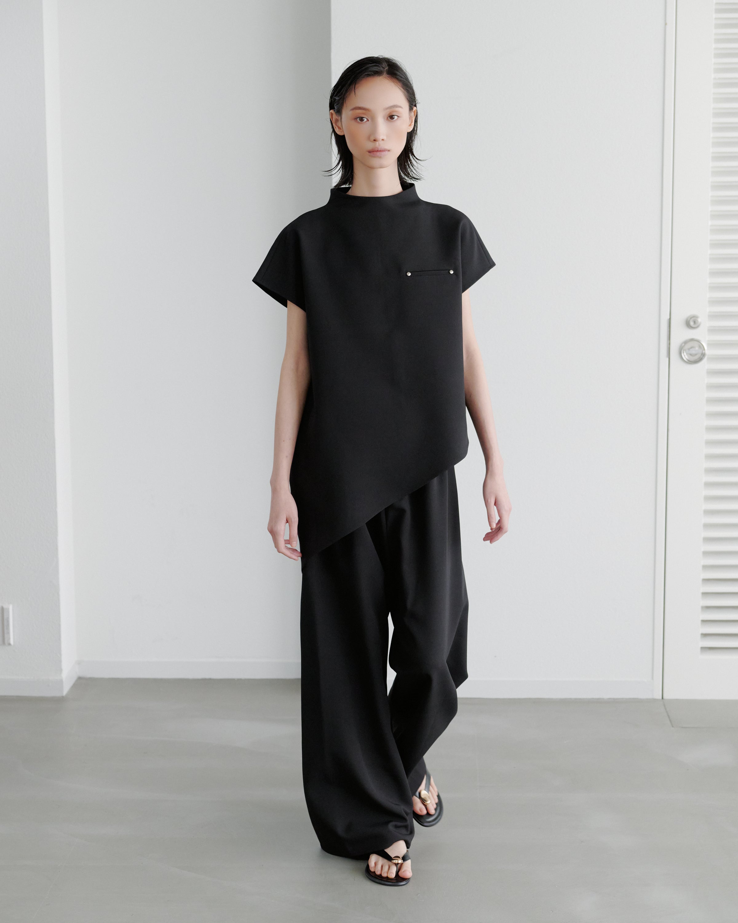 ASYMMETRY BLOUSE/BLACK – MYNE
