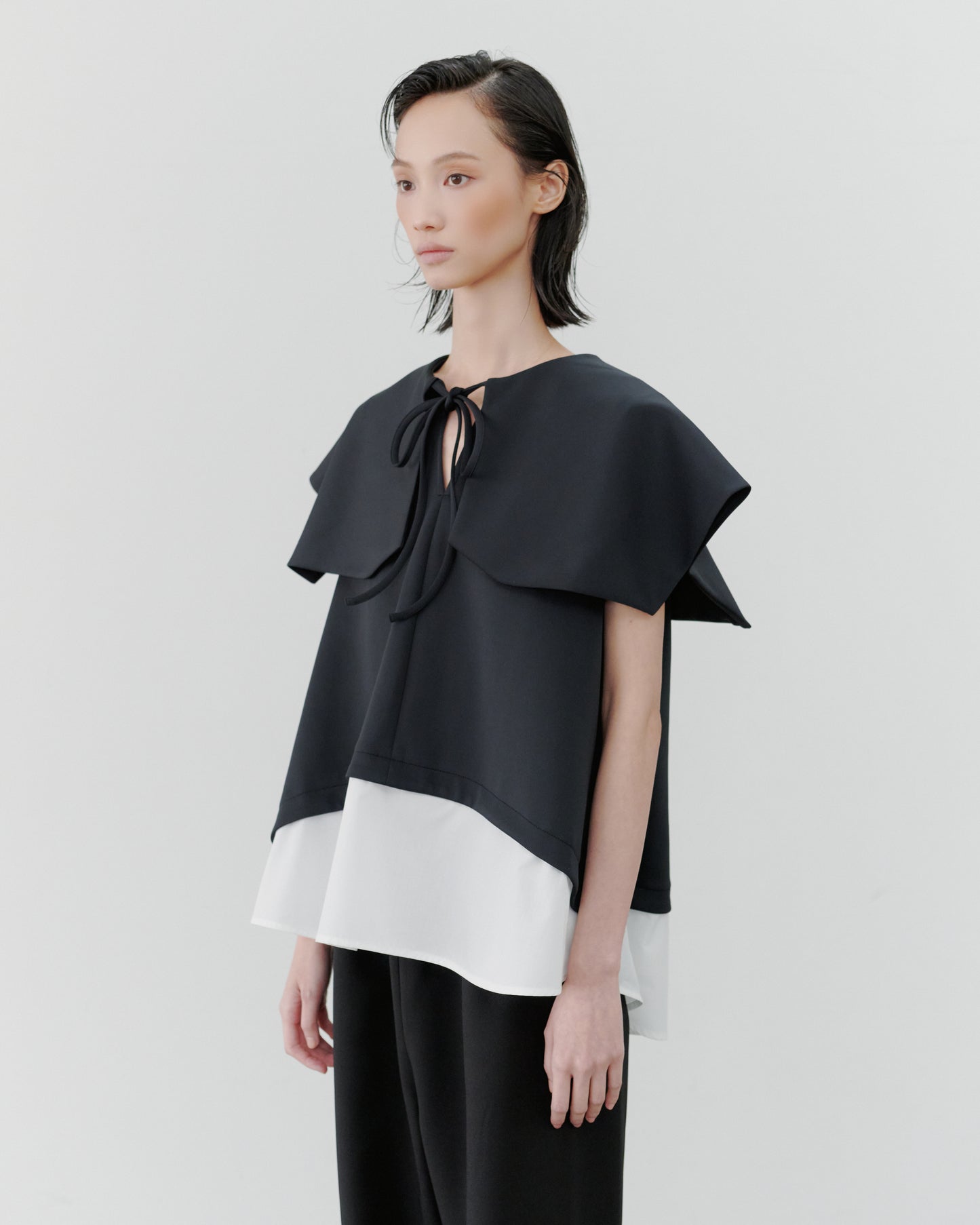 LAYERD CAPE TOPS/BLACK