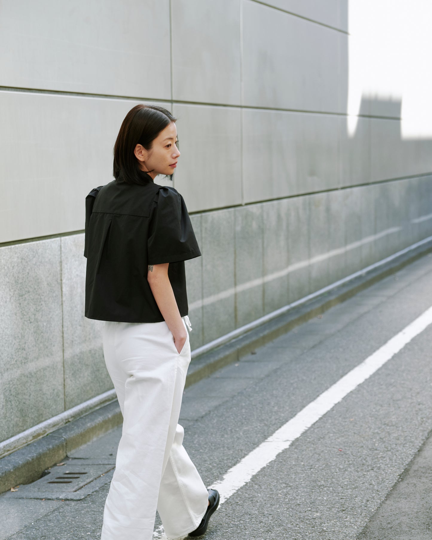 SHORT FRILL SHIRT/BLACK