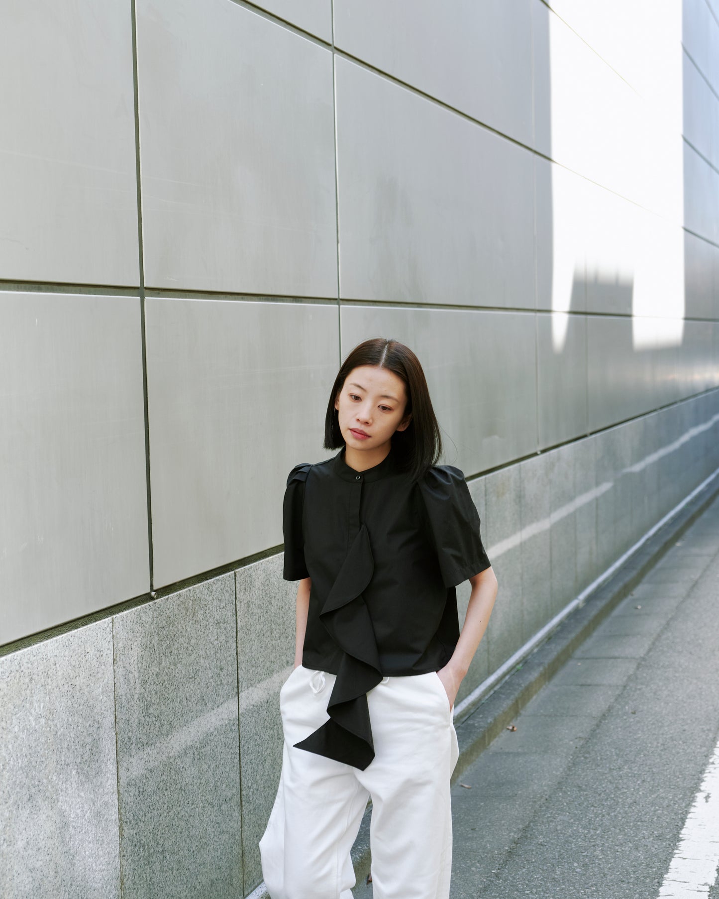 SHORT FRILL SHIRT/BLACK