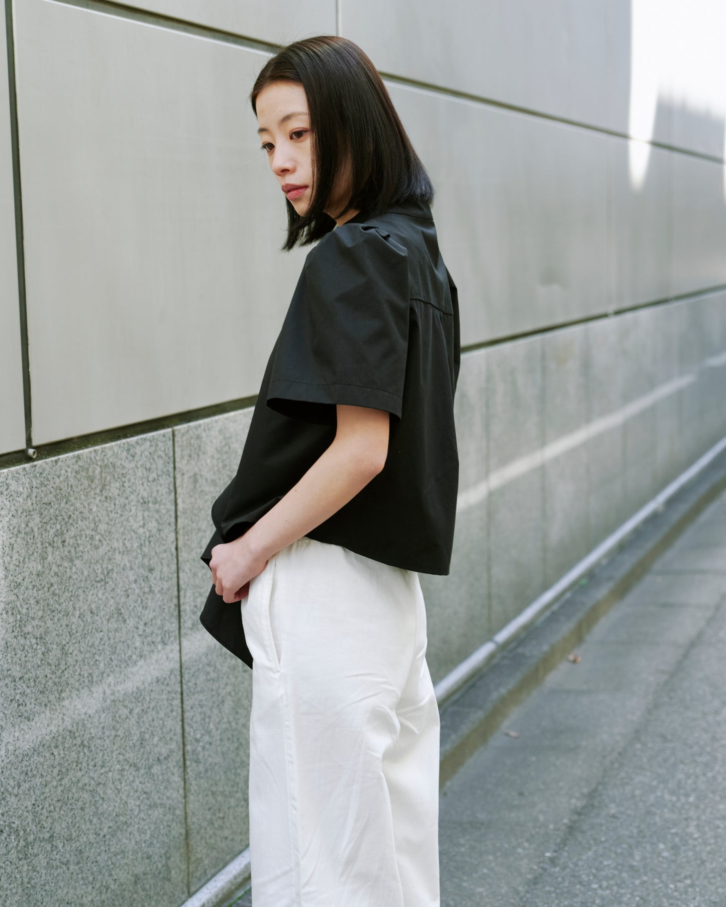 SHORT FRILL SHIRT/BLACK
