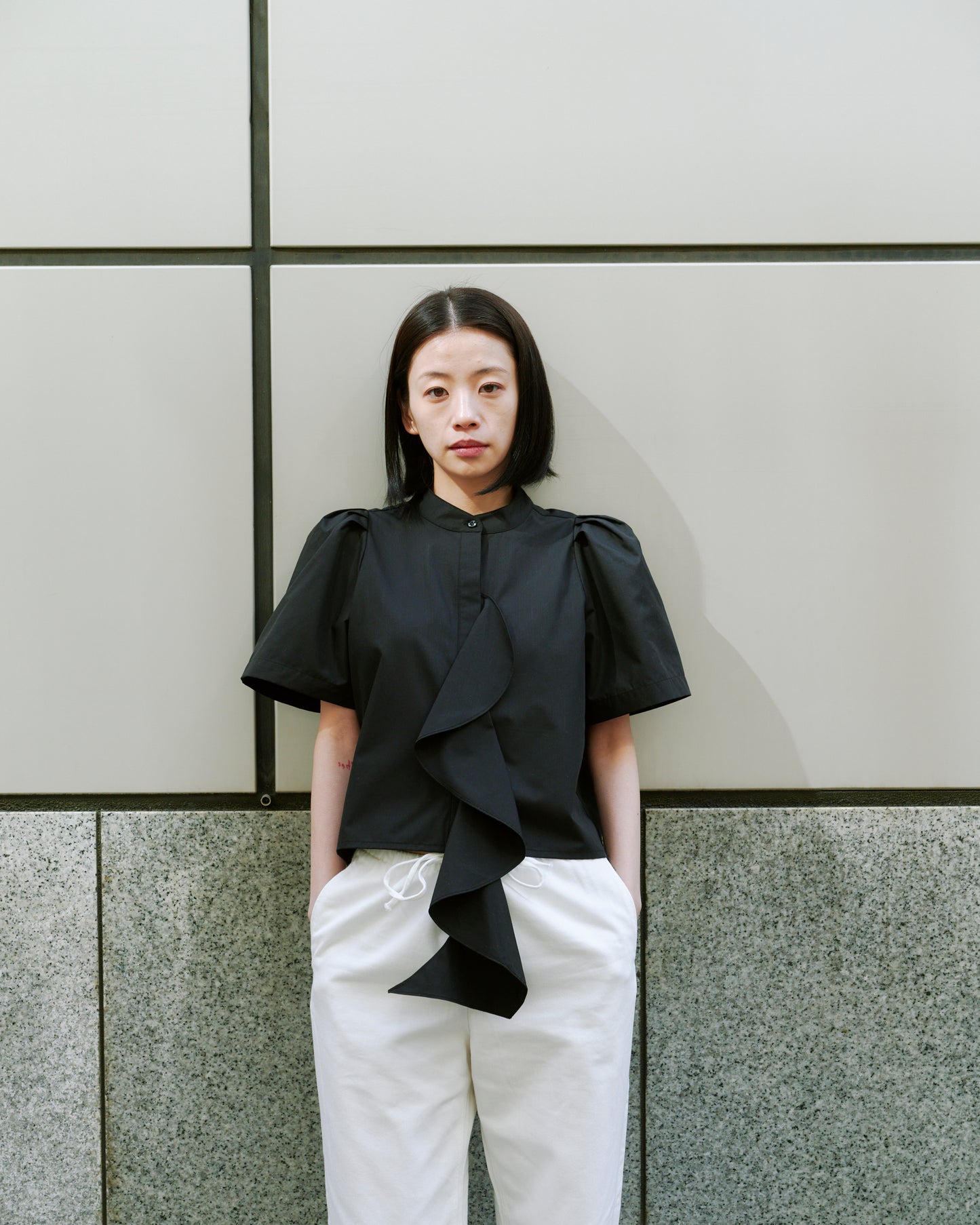 SHORT FRILL SHIRT/BLACK