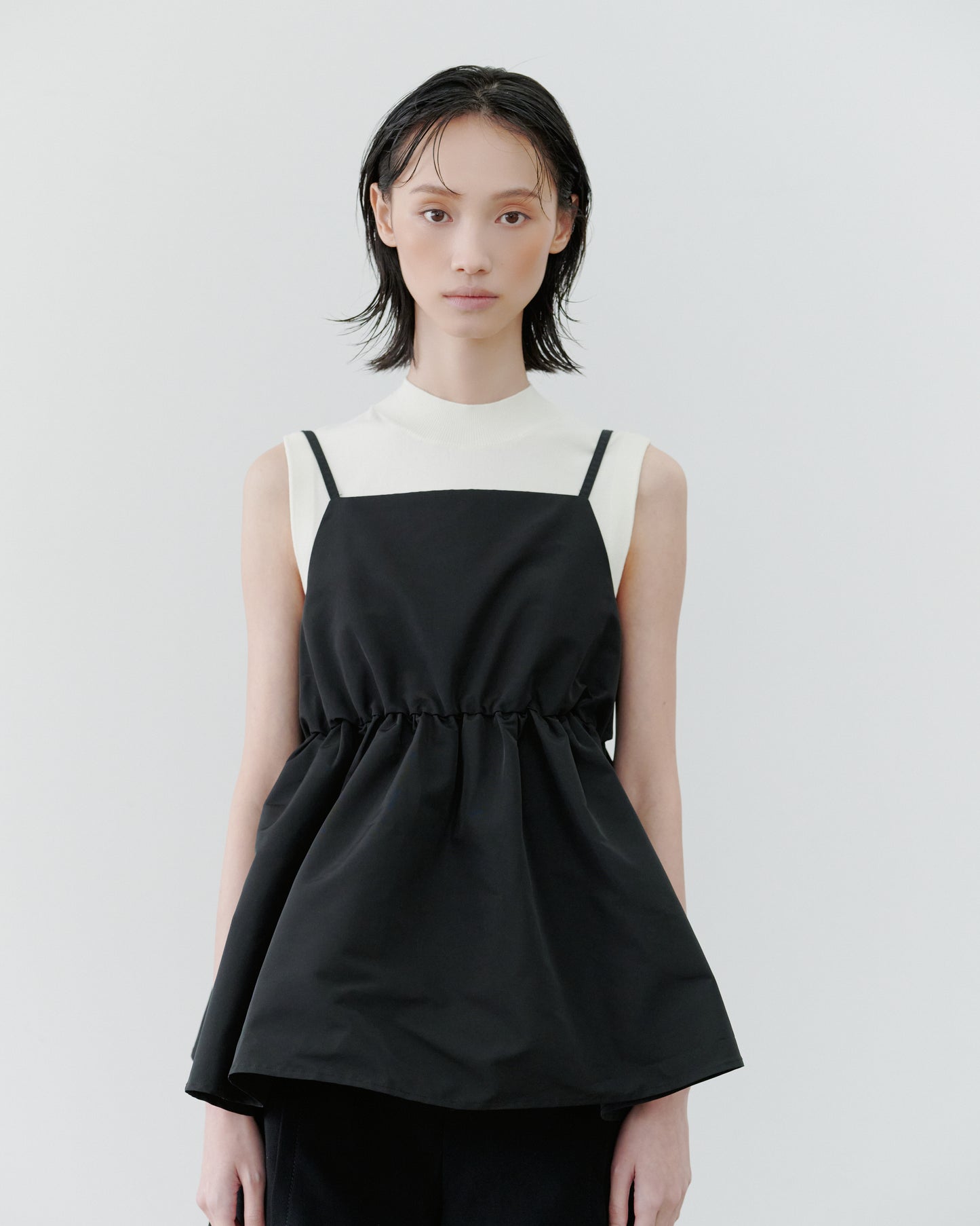 VOLUME CAMI TOPS/BLACK