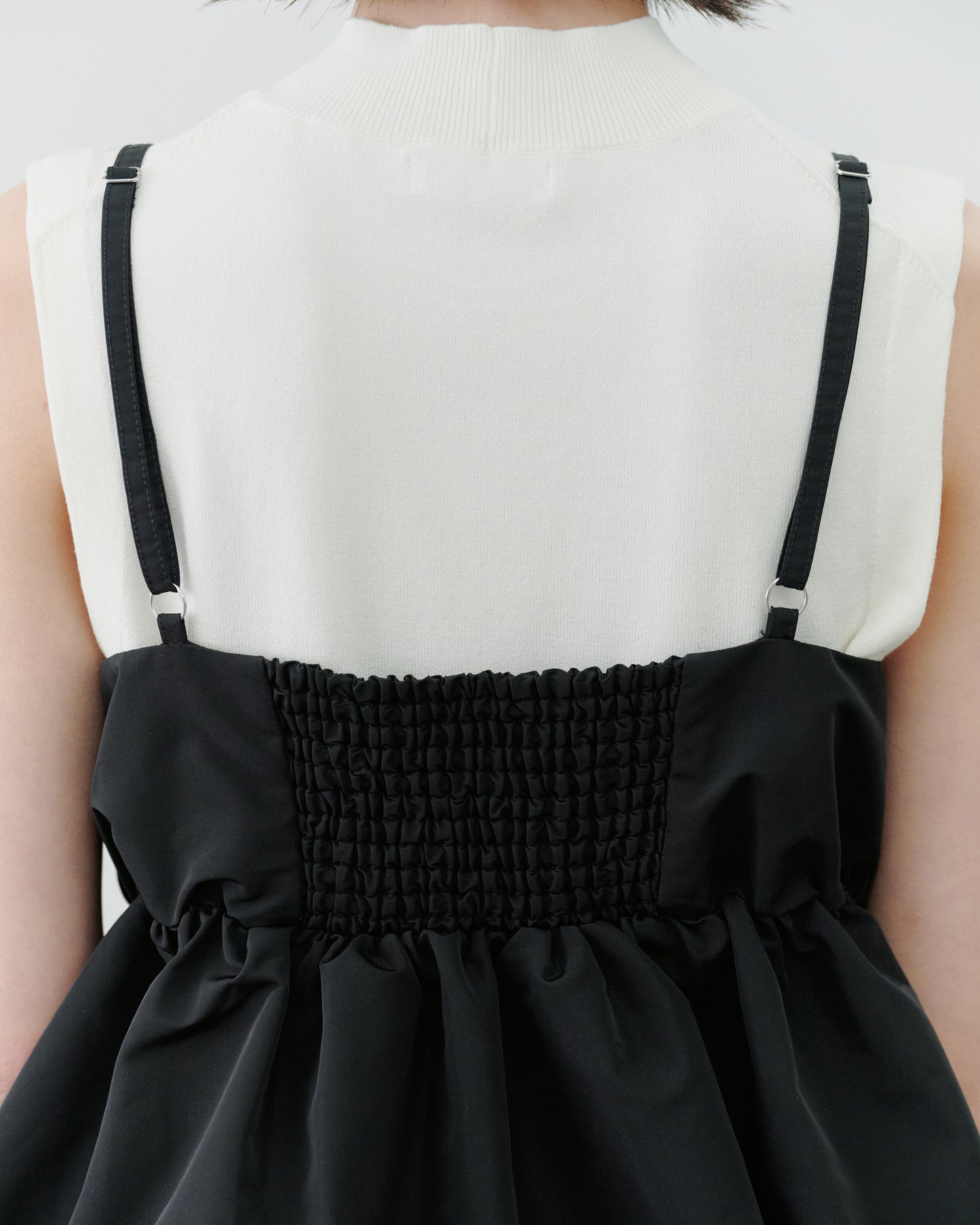 VOLUME CAMI TOPS/BLACK